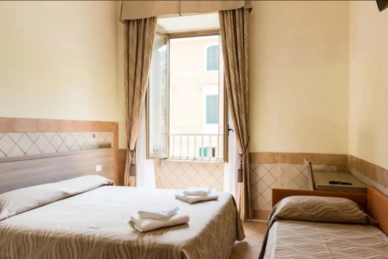 Bedroom, Bed in Alex Romano