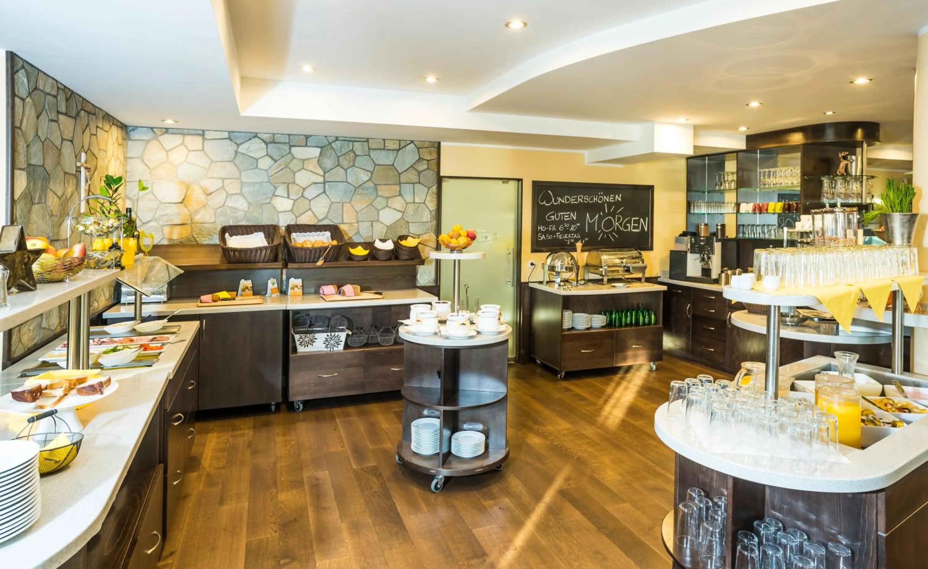 Kitchen or kitchenette in Hotel Karl-Wirt