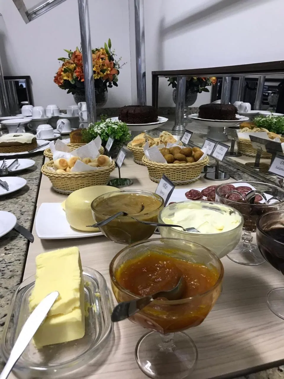 Breakfast in Hotel D'Nápoles