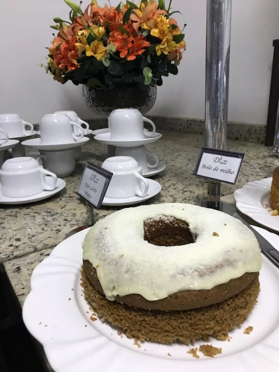 Buffet breakfast in Hotel D'Nápoles