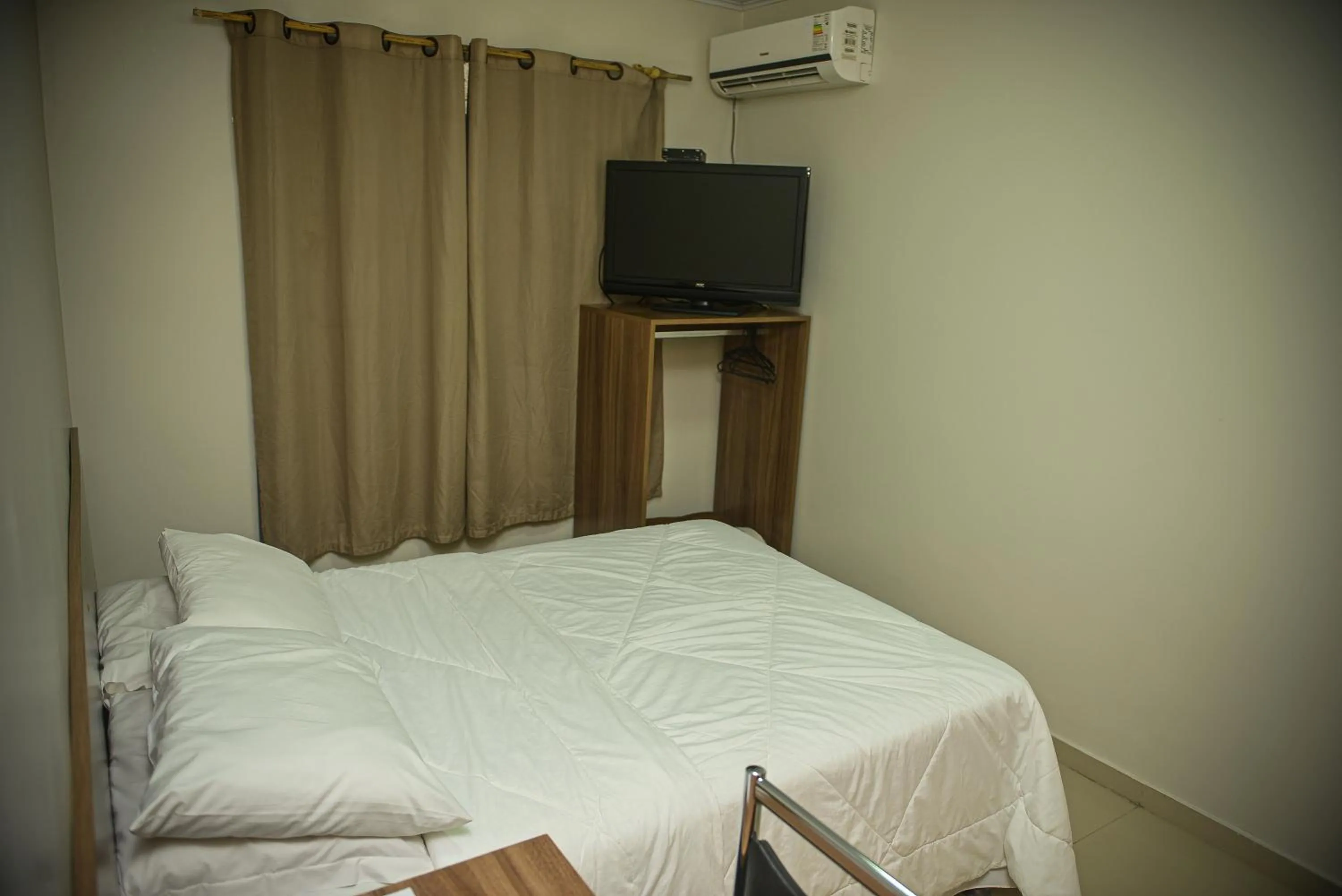 Bedroom, Bed in Hotel D'Nápoles