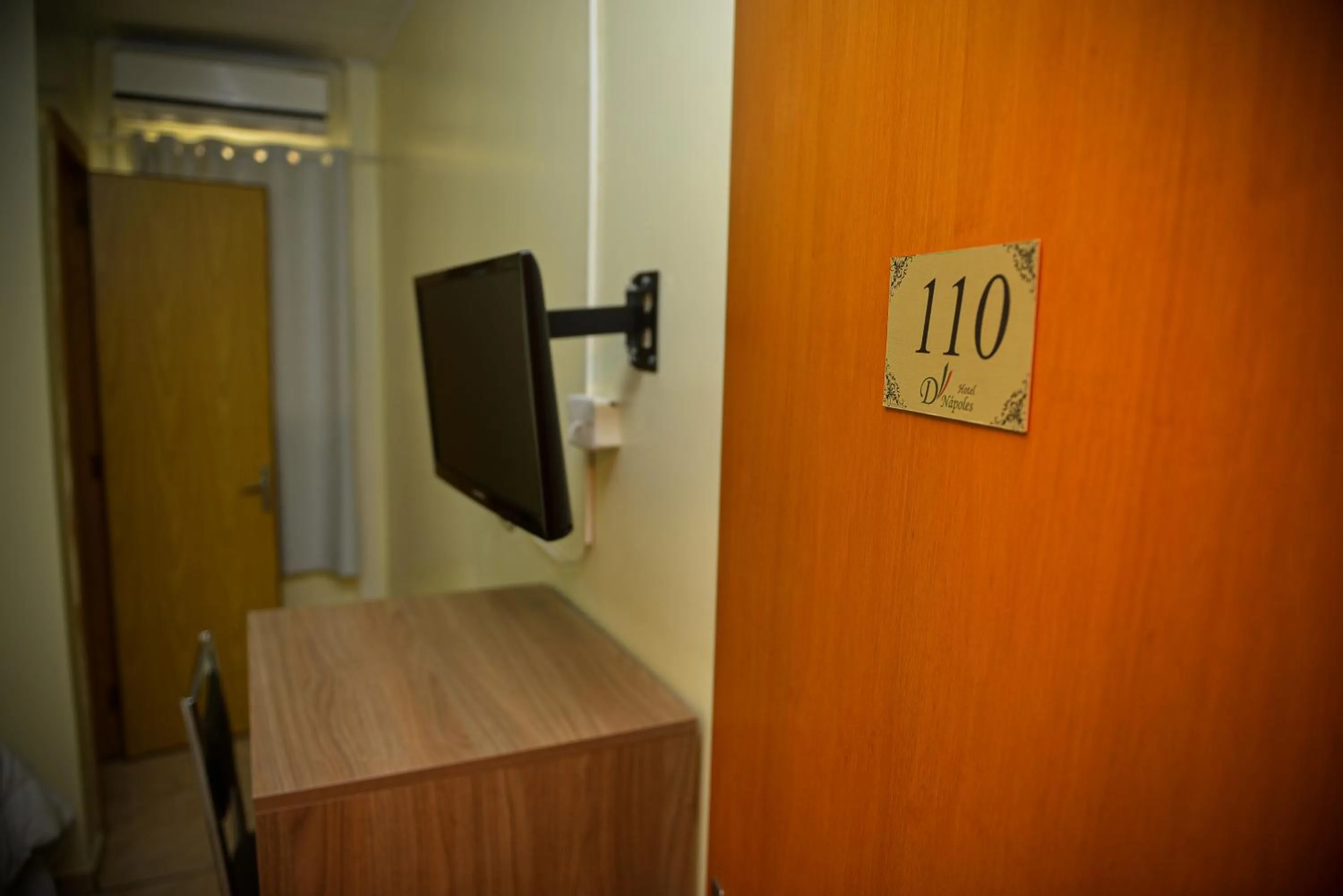 Bedroom in Hotel D'Nápoles