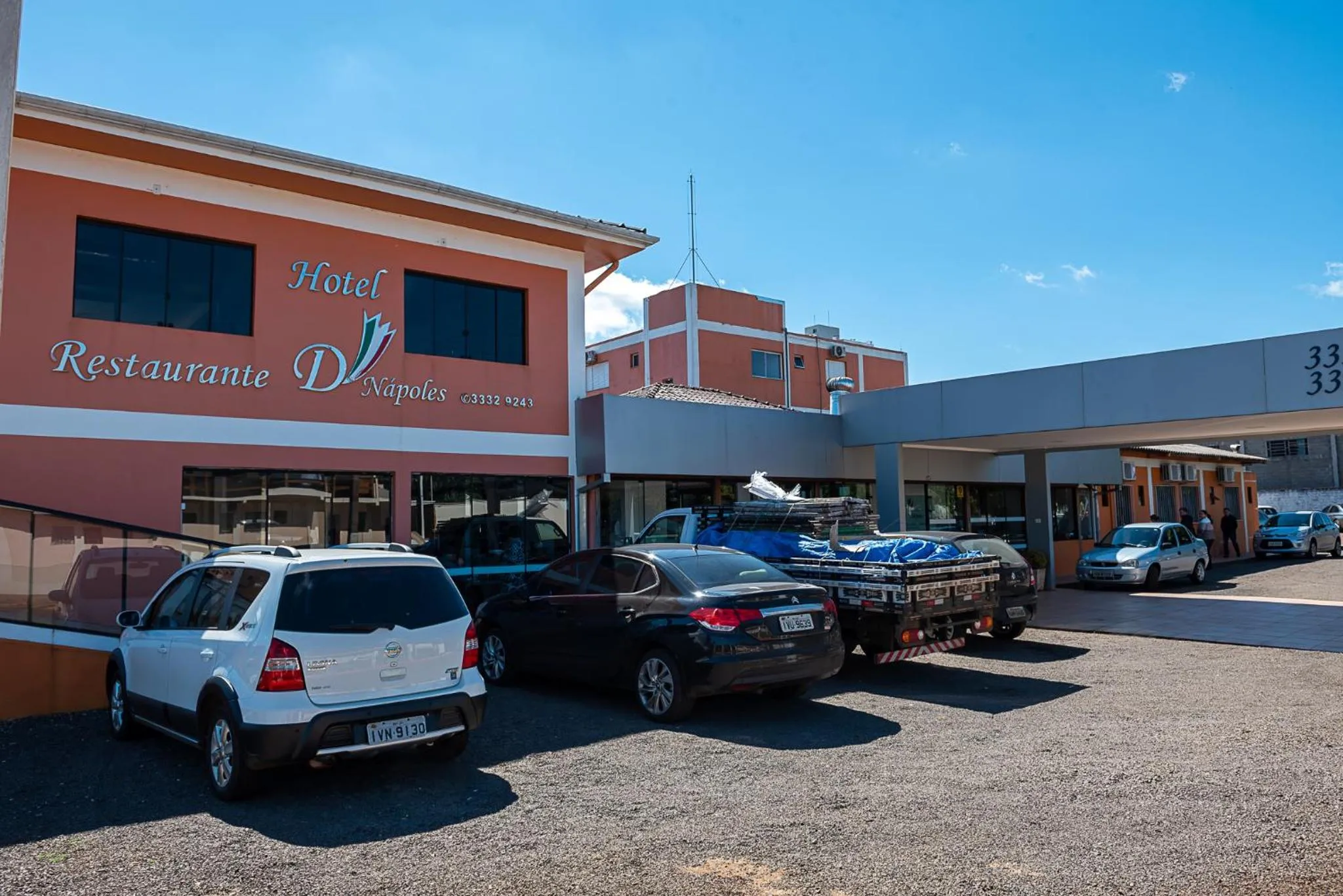 Property building in Hotel D'Nápoles