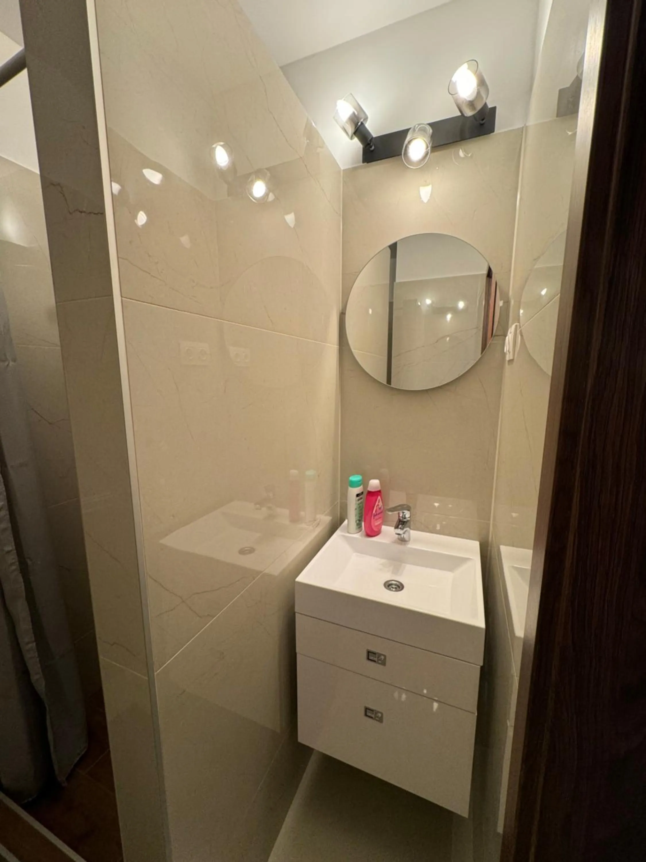 Toilet in Boomerang Hostel