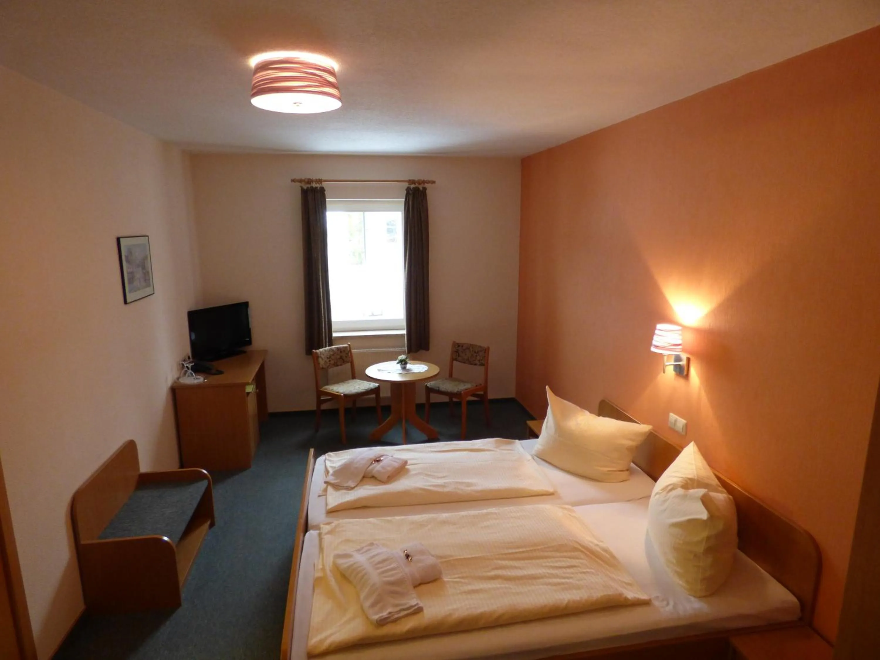 Photo of the whole room, Bed in Gasthof zum Fürstenthal