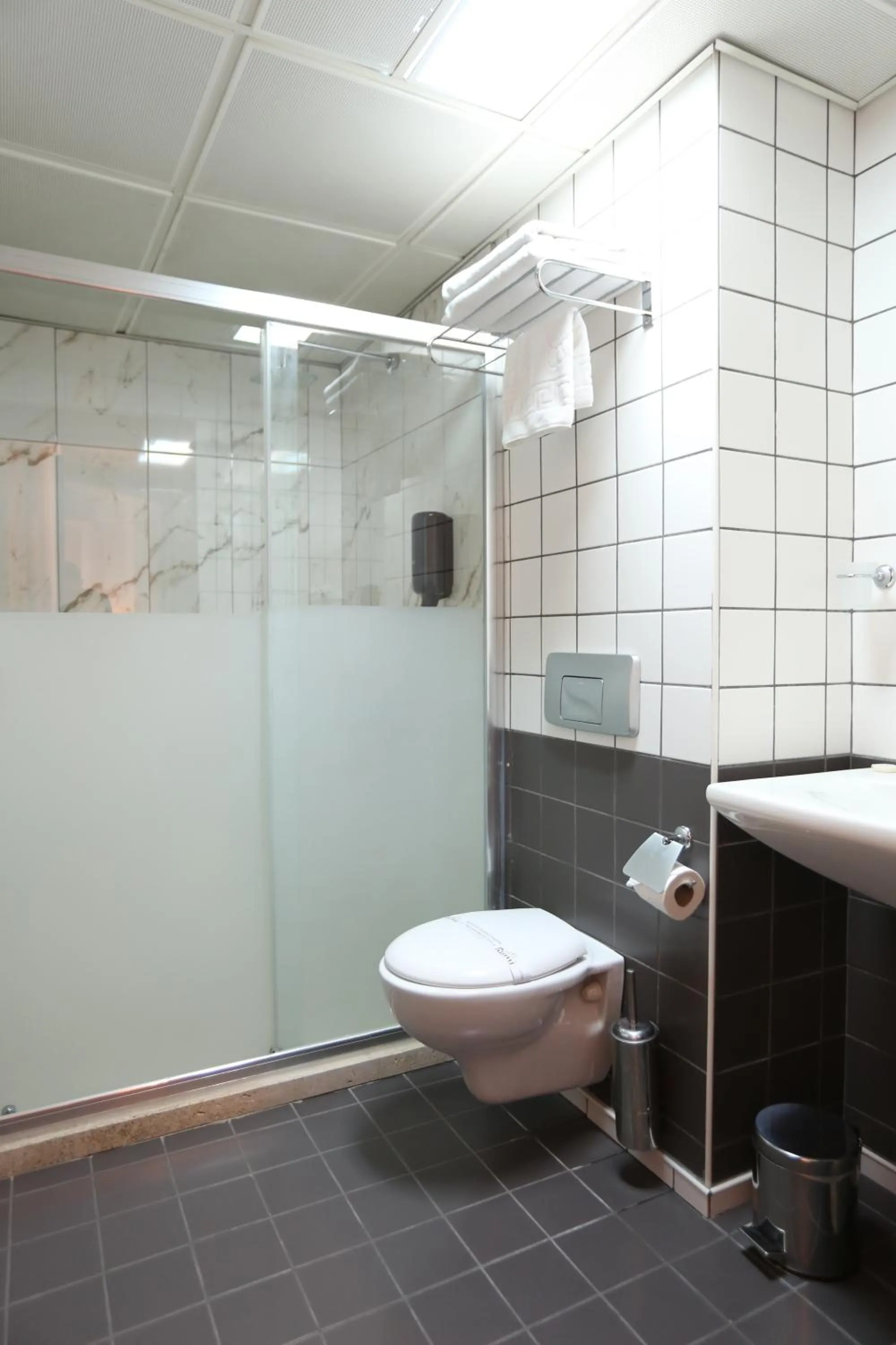 Bathroom in Rumi Hotel