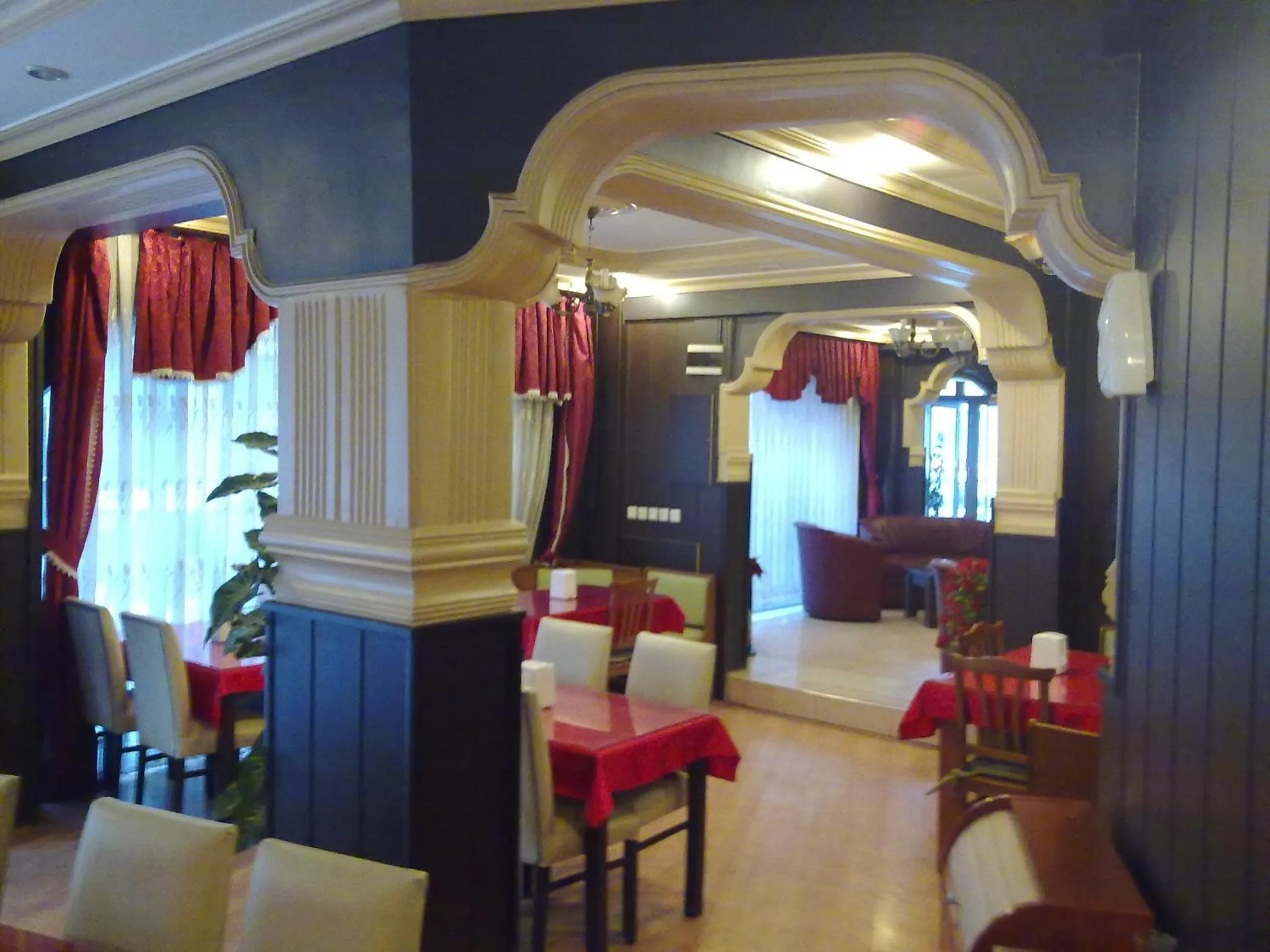 Restaurant/places to eat in Mevlana Hotel