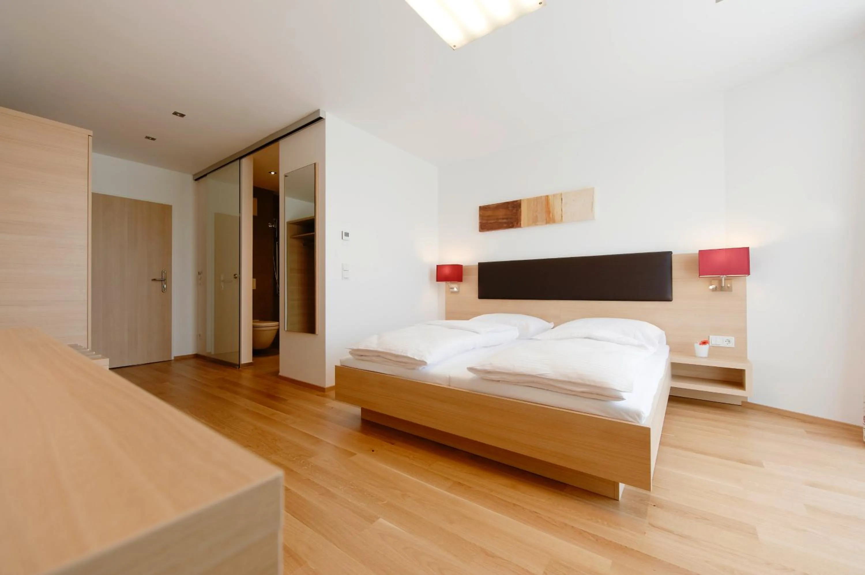 Photo of the whole room, Bed in Sternen Hotel Wolfurt