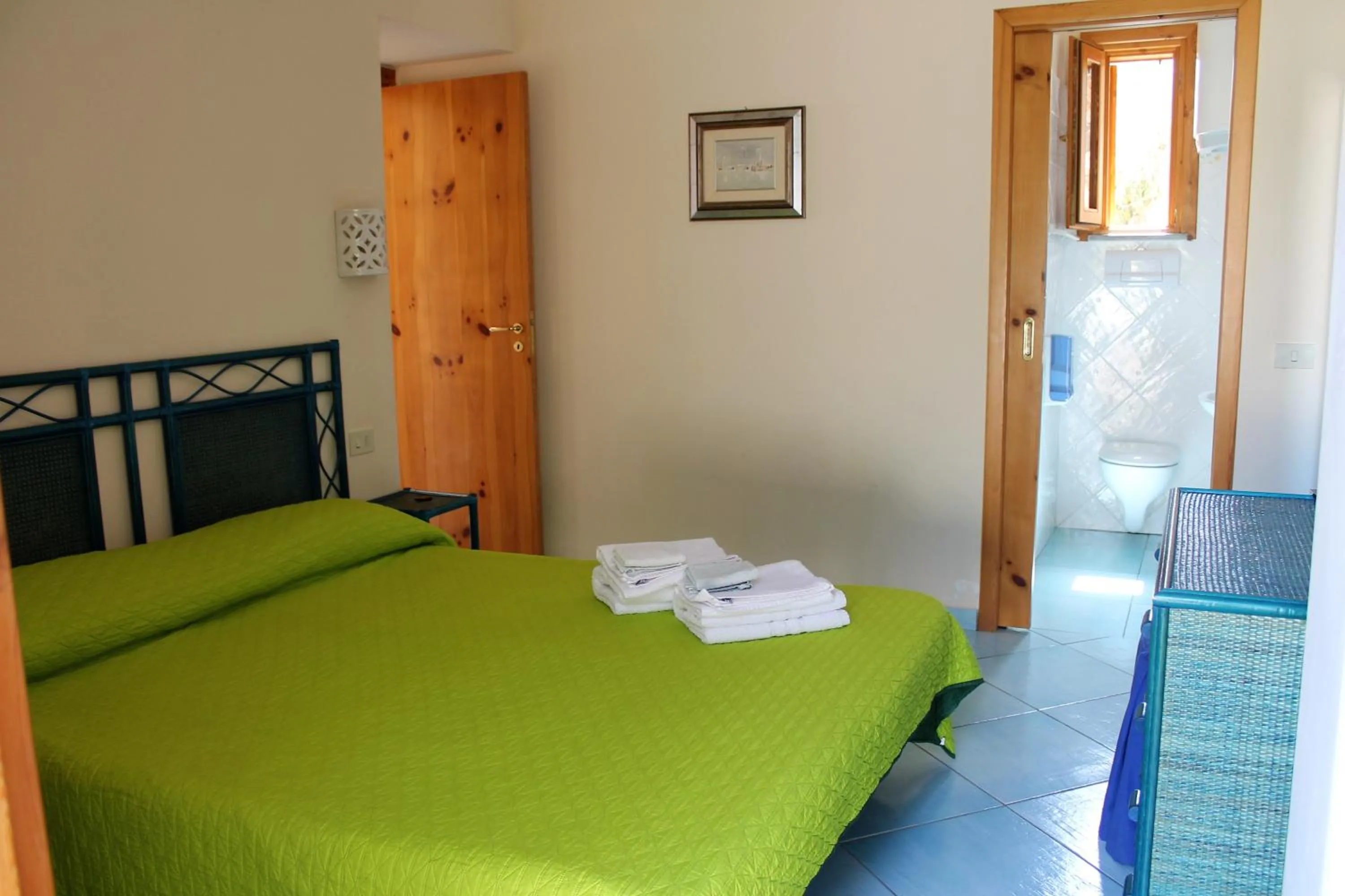 Bathroom, Bed in Casa Vela B&B