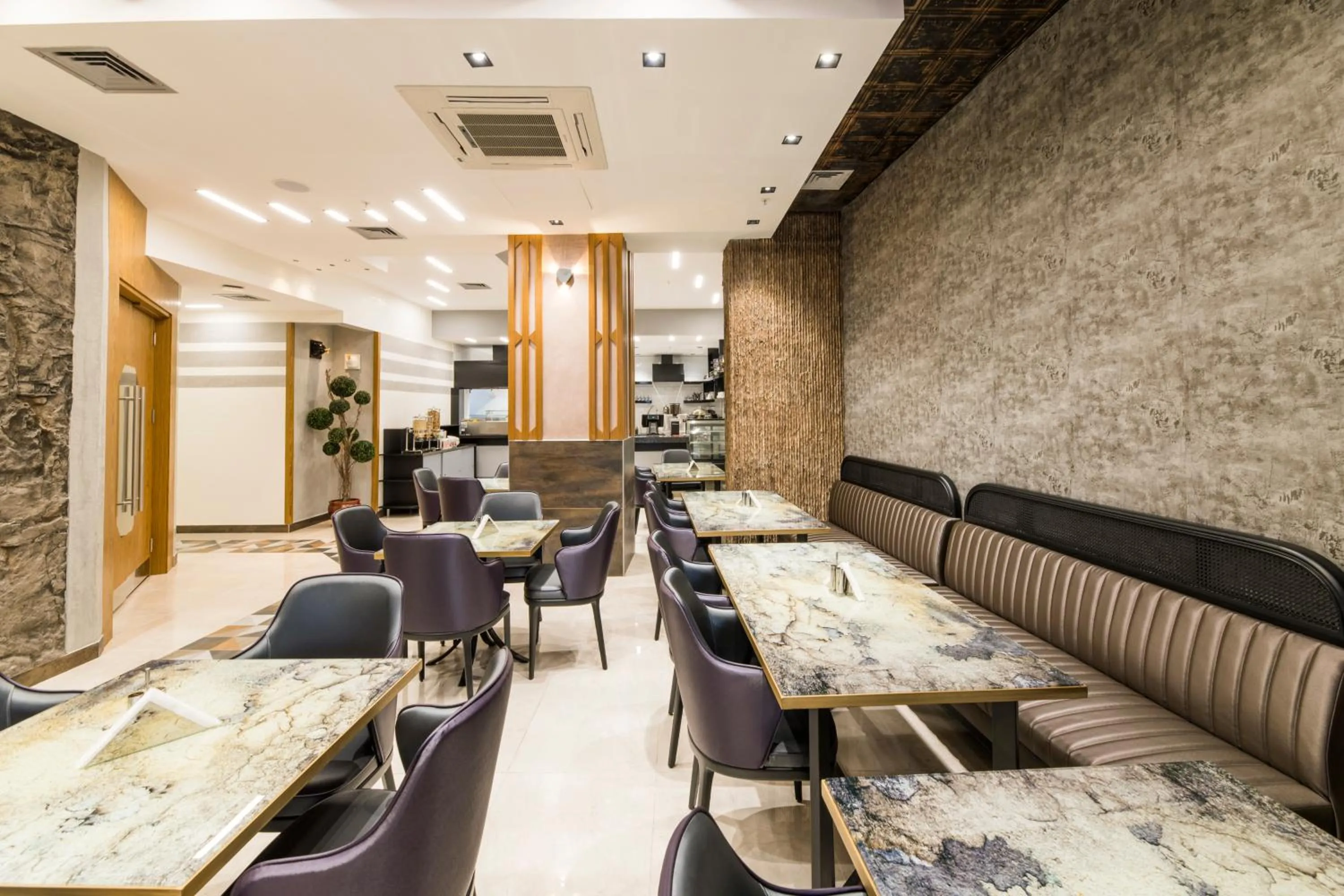 Restaurant/places to eat in Classy Suite Taksim