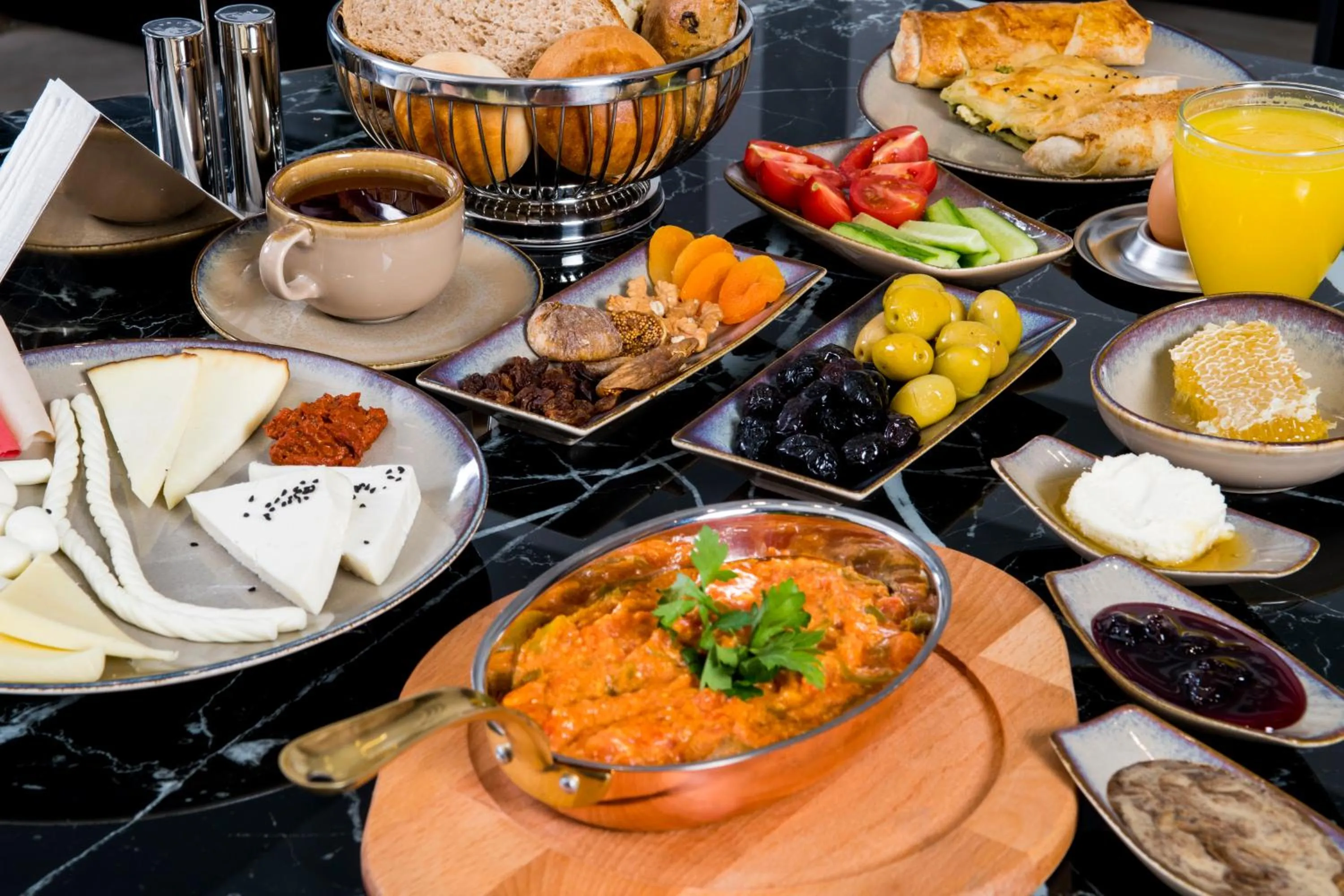 Food and drinks in Classy Suite Taksim