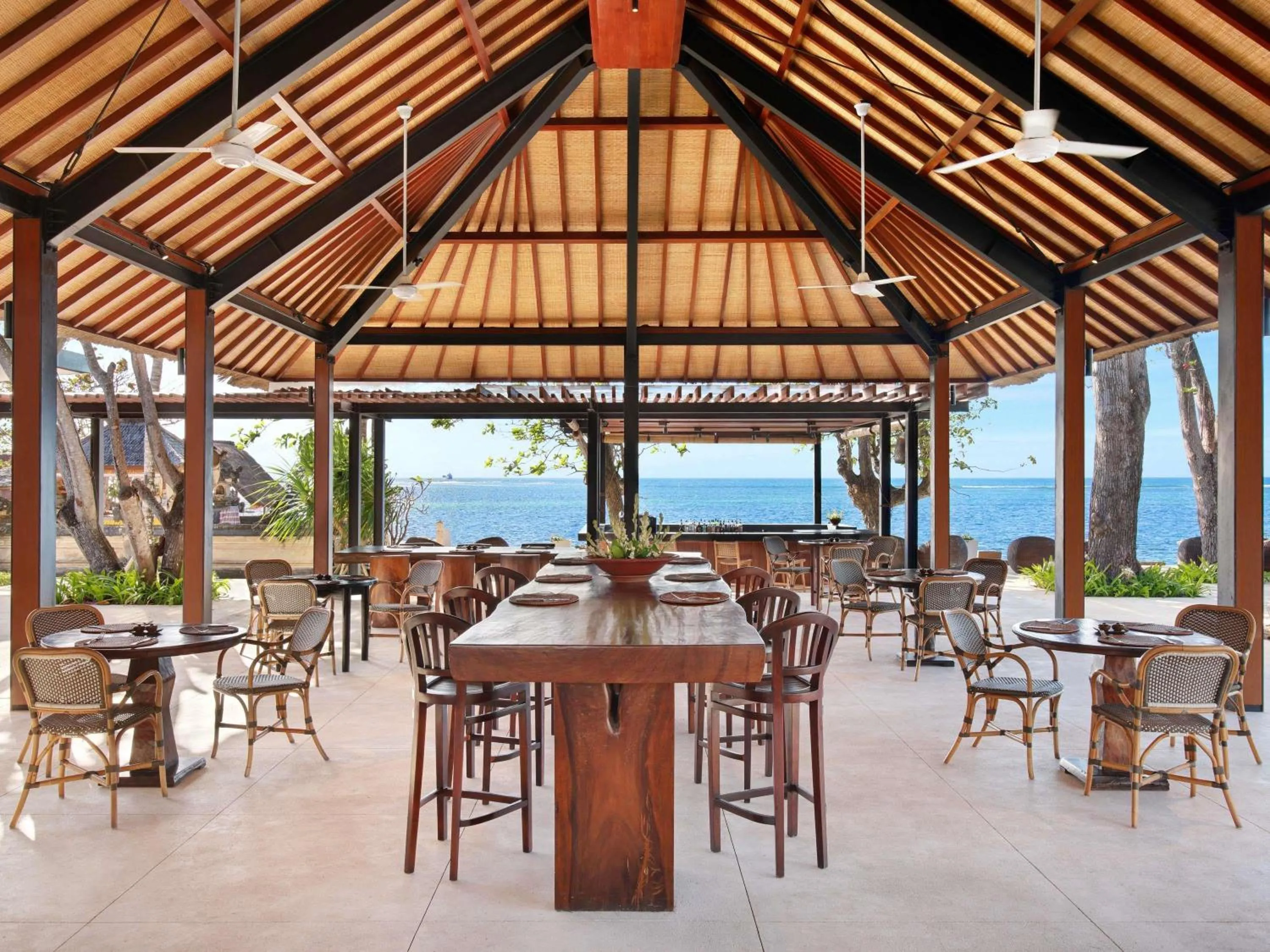 Restaurant/places to eat in Novotel Bali Benoa