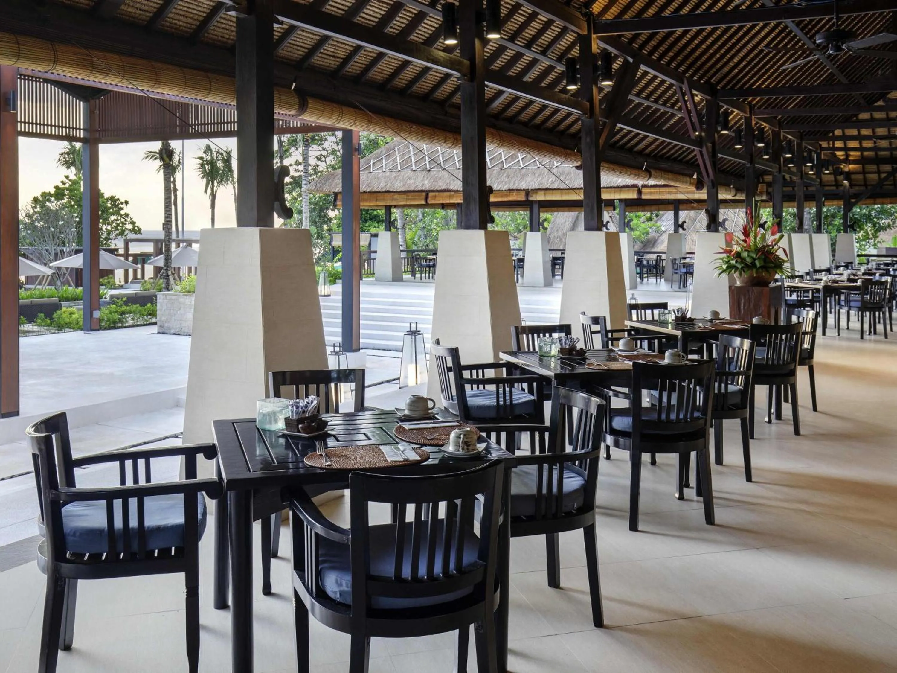 Restaurant/places to eat in Novotel Bali Benoa