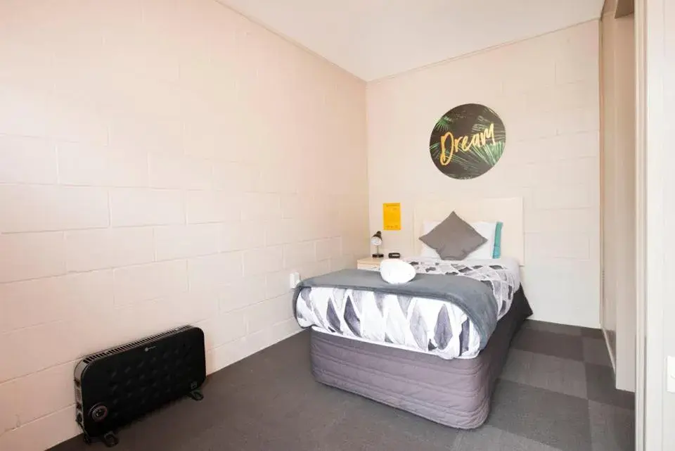 Bedroom, Bed in Bridge Backpackers Bedroom, Bed in Bridge Backpackers