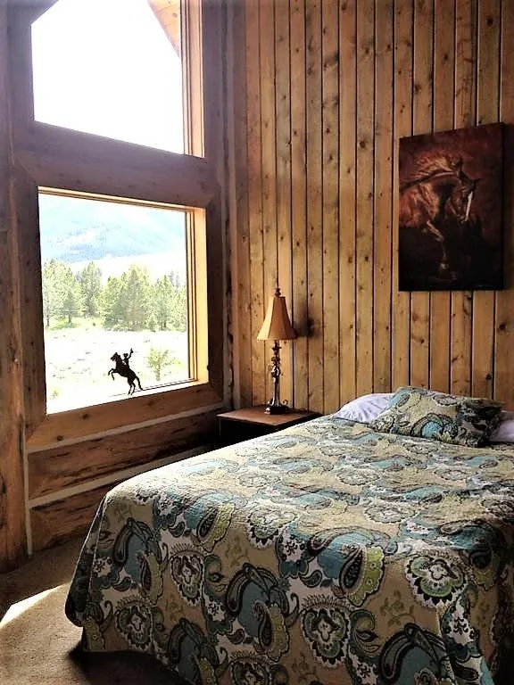 Bed in McDonald's Ranch Lodge