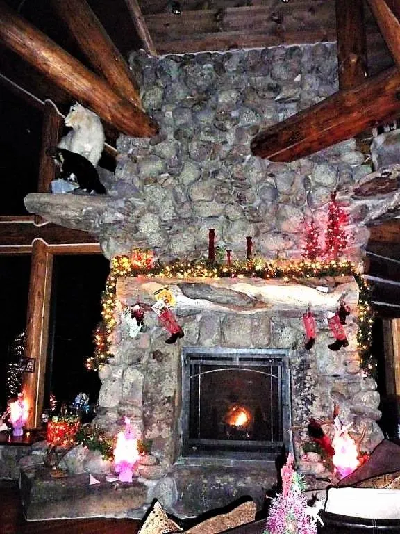 McDonald's Ranch Lodge