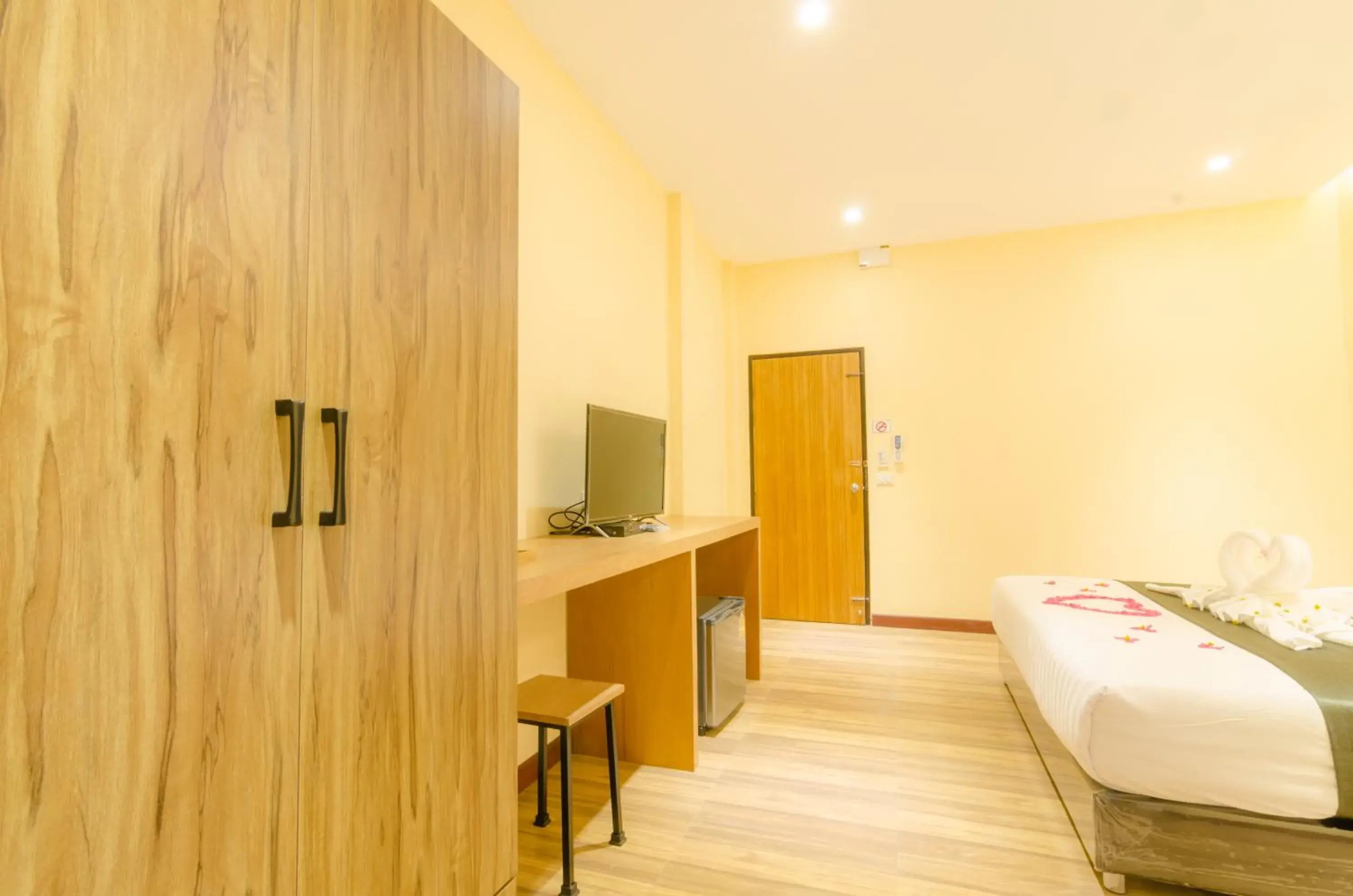 Bed in My Living Place Nathon Bed in My Living Place Nathon