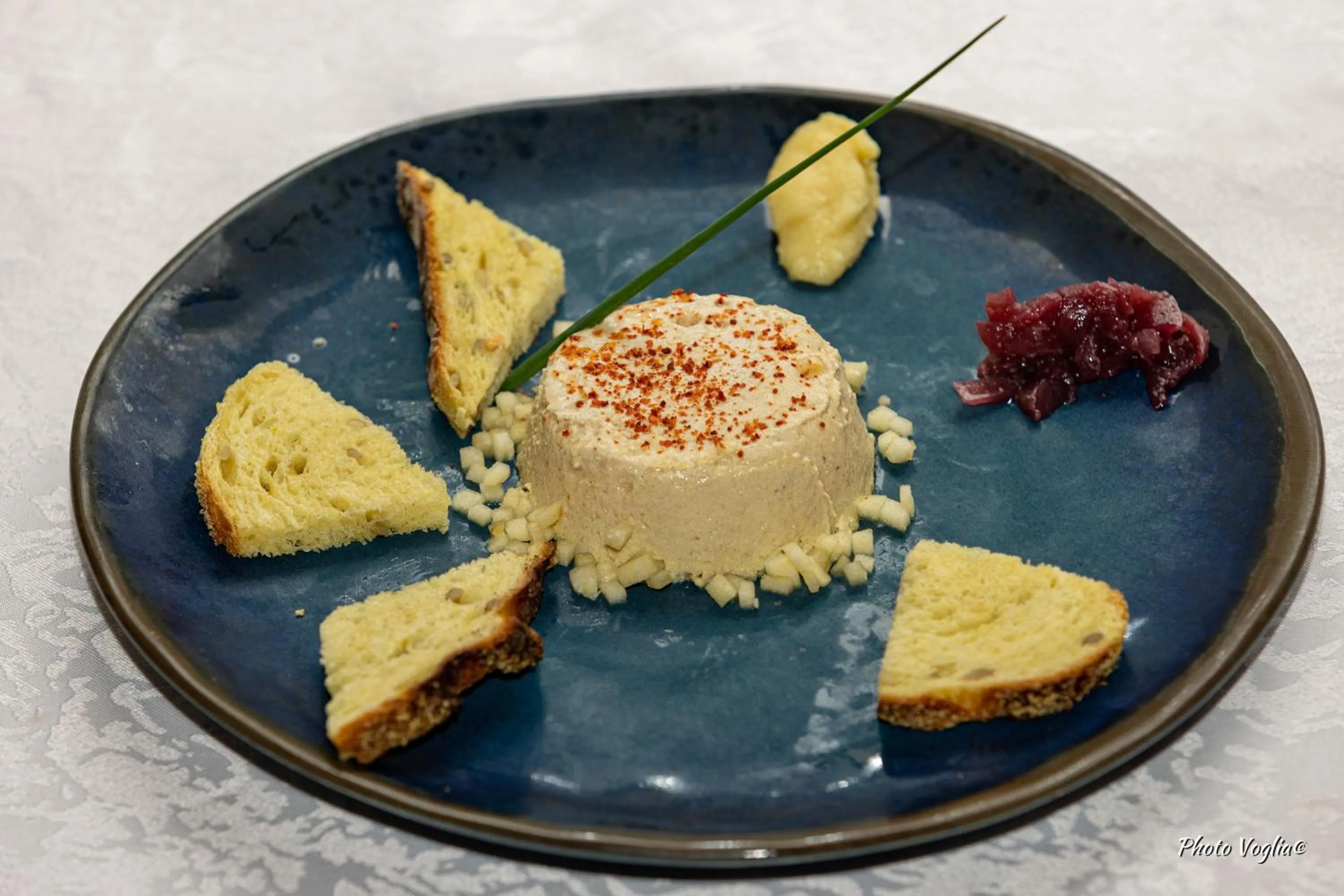 Food in Logis Auberge Le Colombien - Hôtel et Restaurant