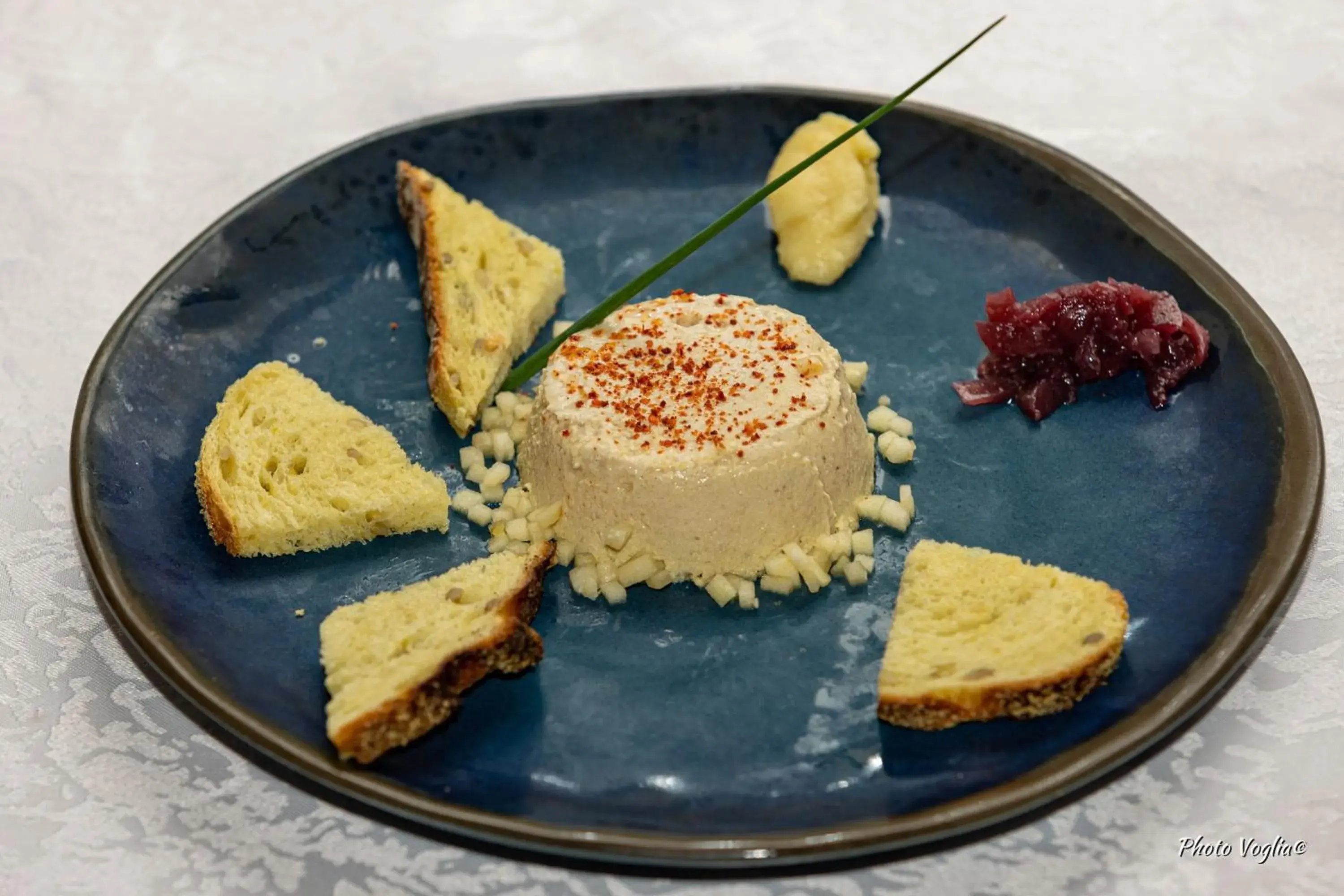 Food in Logis Auberge Le Colombien - Hôtel et Restaurant Food in Logis Auberge Le Colombien - Hôtel et Restaurant