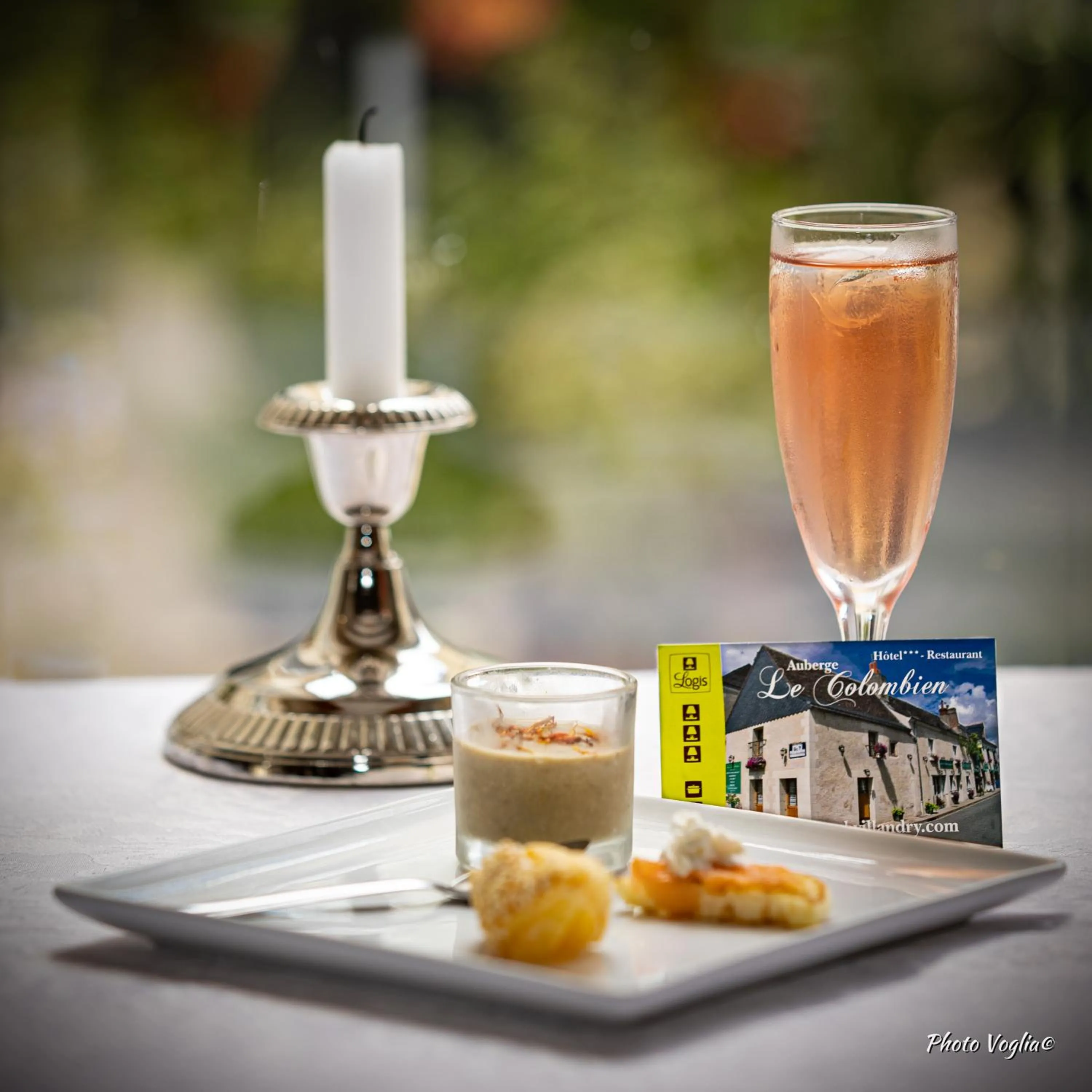 Drinks in Logis Auberge Le Colombien - Hôtel et Restaurant