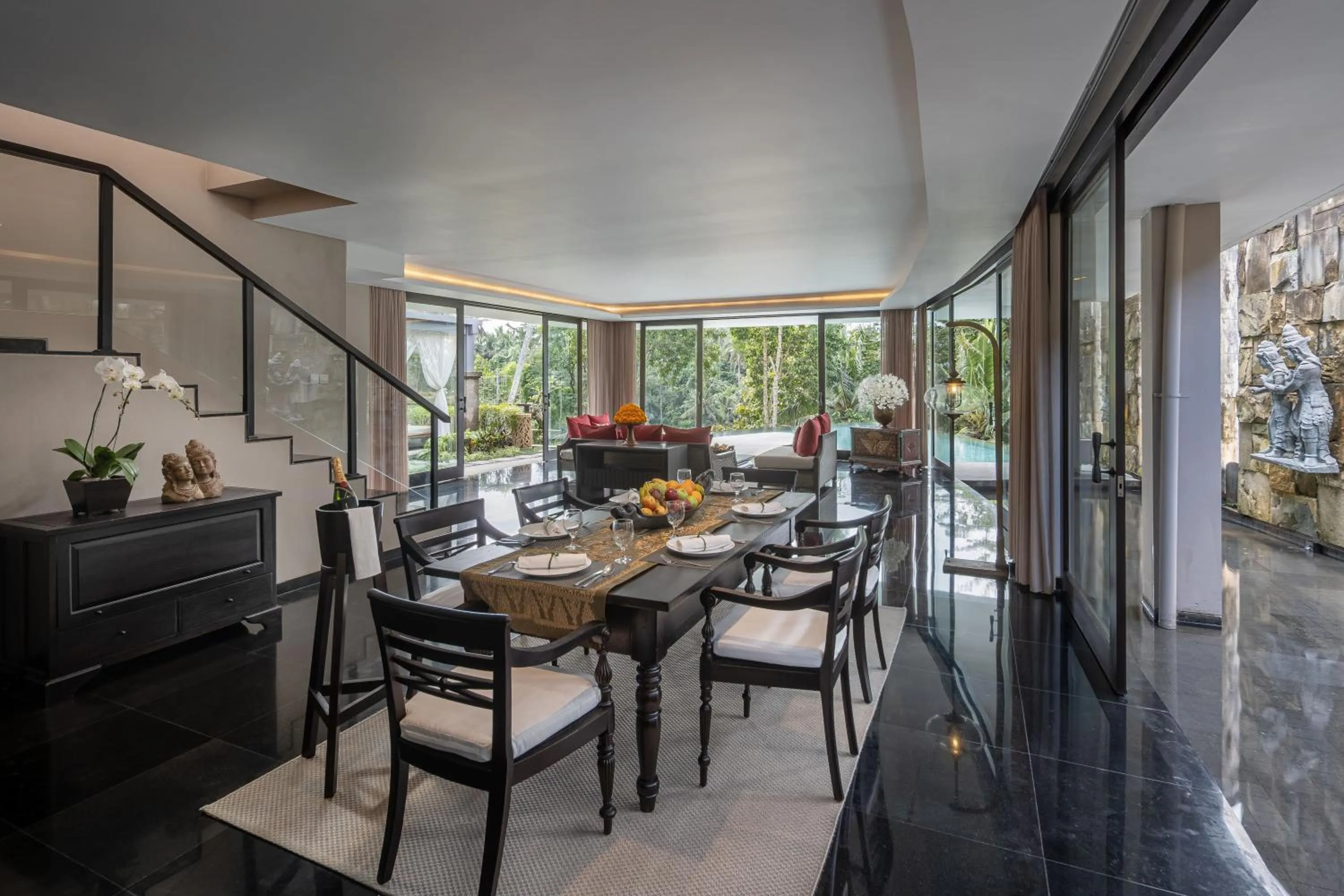 Dining area in Kamandalu Ubud