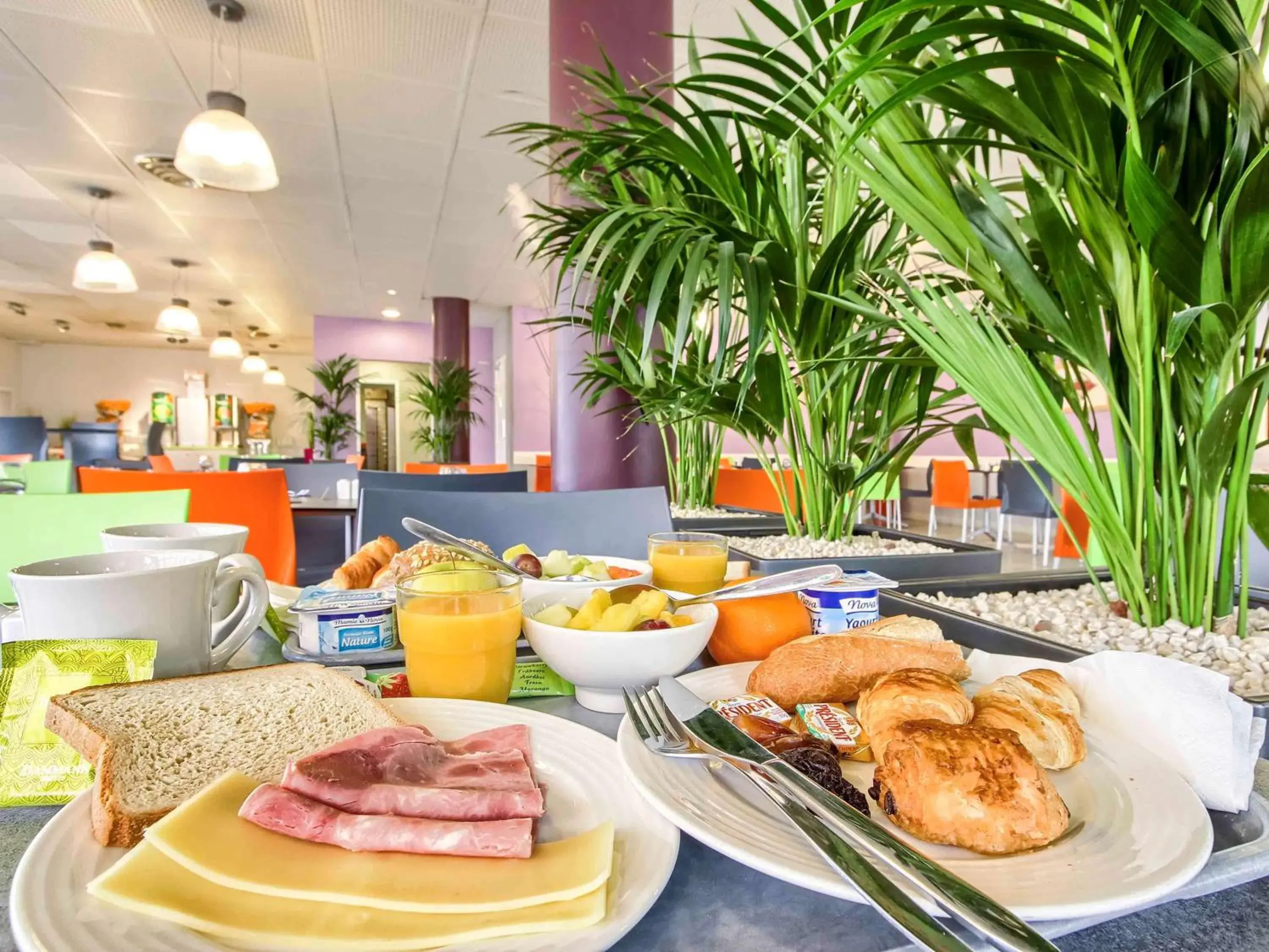 Restaurant/places to eat in ibis Styles Paris Roissy-CDG Restaurant/places to eat in ibis Styles Paris Roissy-CDG