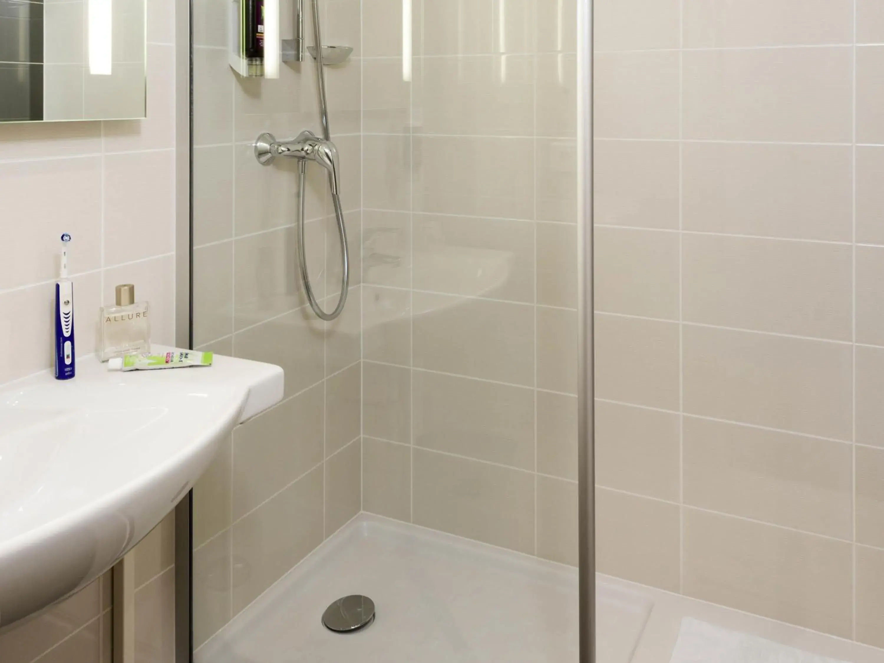 Bedroom in ibis Styles Paris Roissy-CDG Bedroom in ibis Styles Paris Roissy-CDG