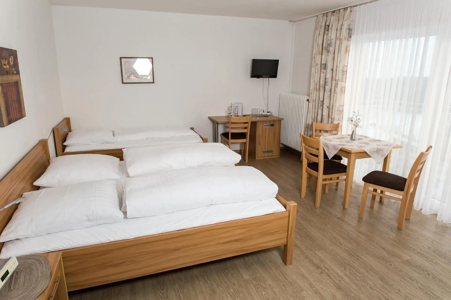 Triple Room in Hotel Landgasthof Hohenauer Hof Triple Room in Hotel Landgasthof Hohenauer Hof