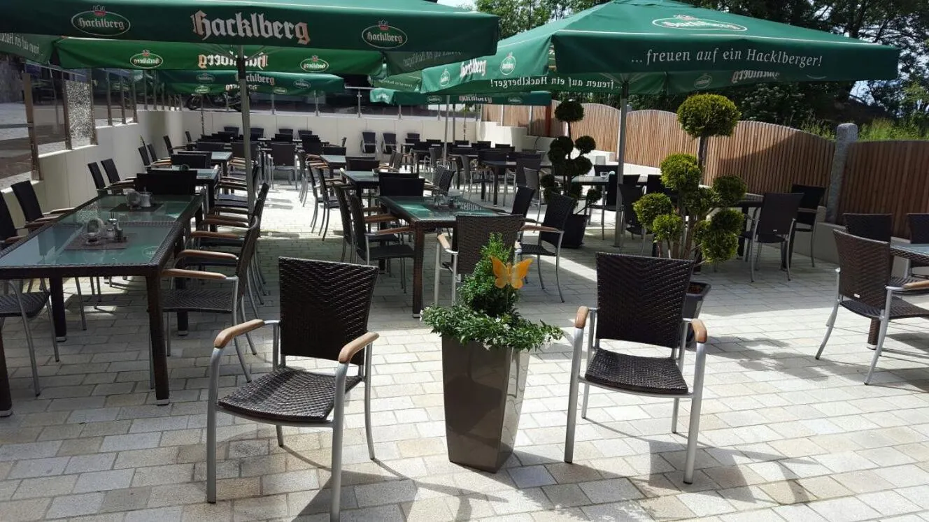 Patio in Hotel Landgasthof Hohenauer Hof