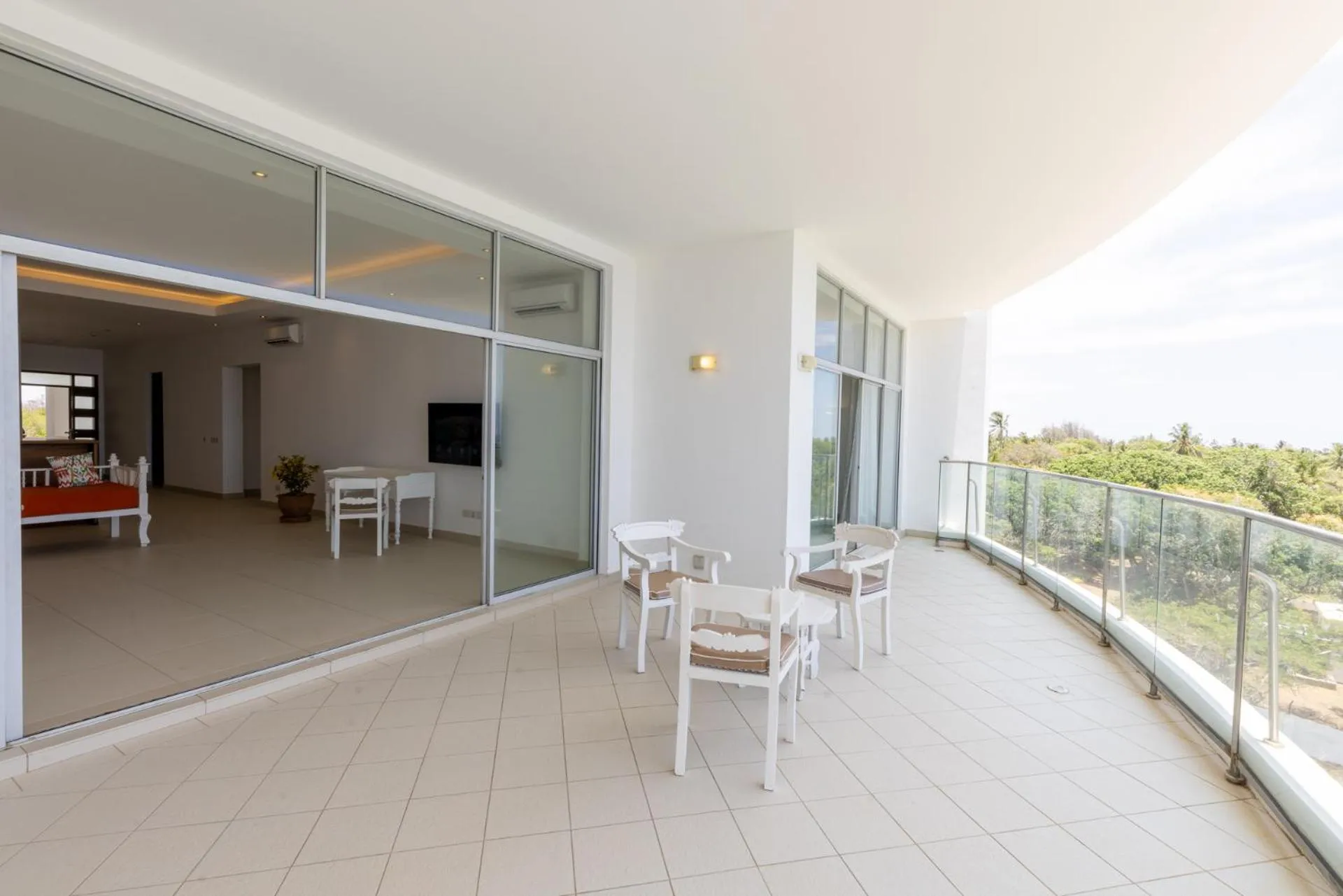 Balcony/Terrace in Sun N Sand Beach Resort
