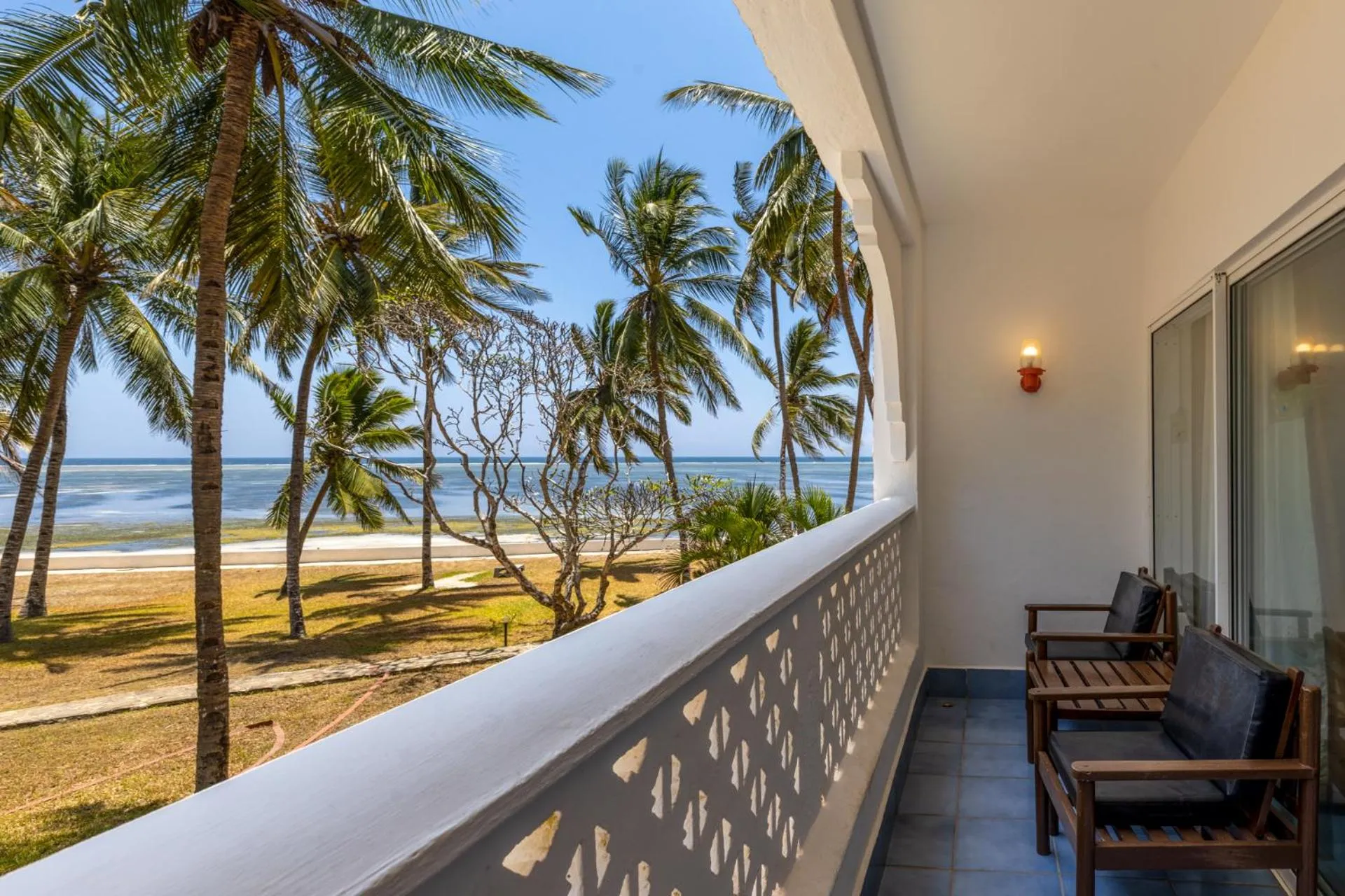 Balcony/Terrace in Sun N Sand Beach Resort