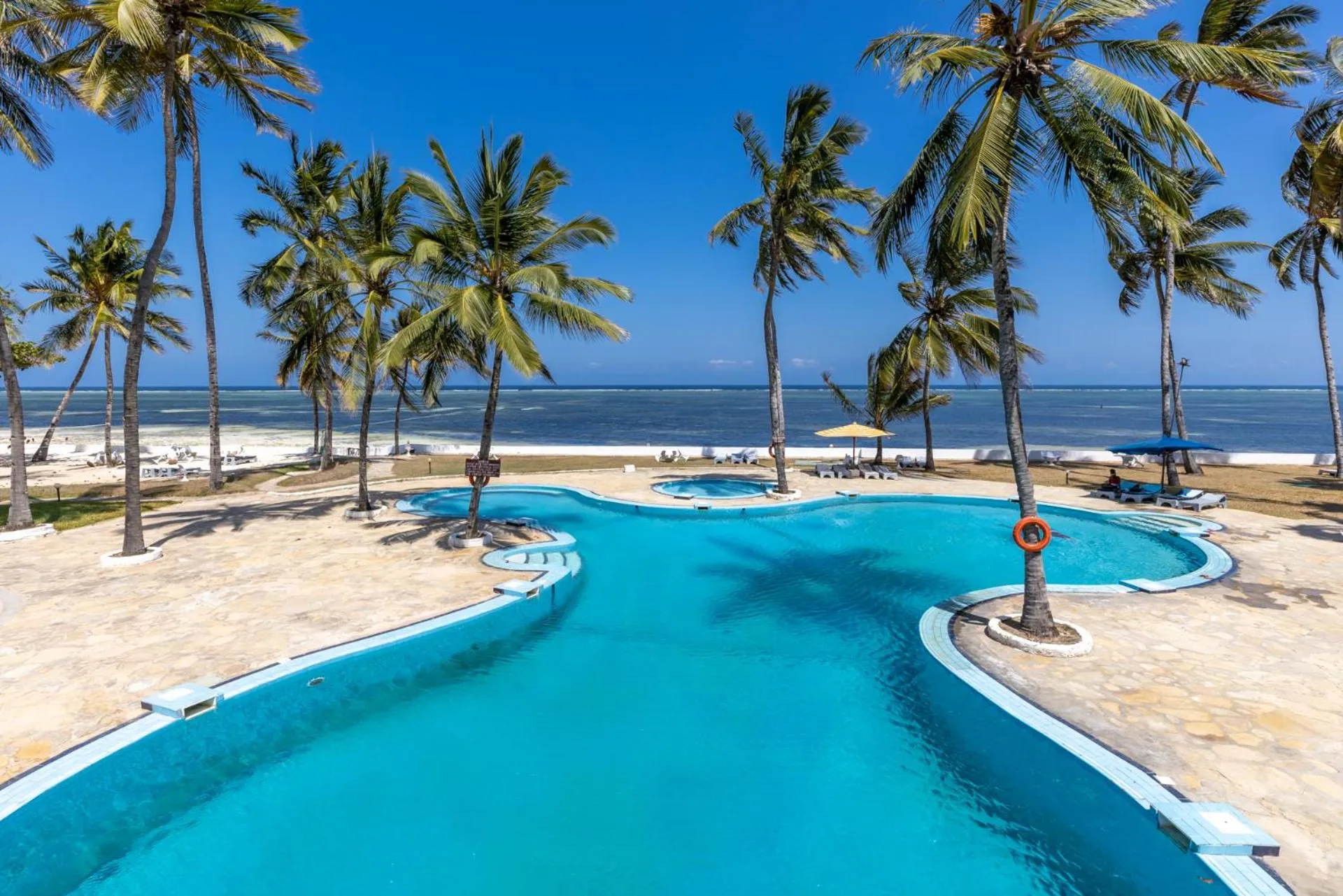 Beach in Sun N Sand Beach Resort