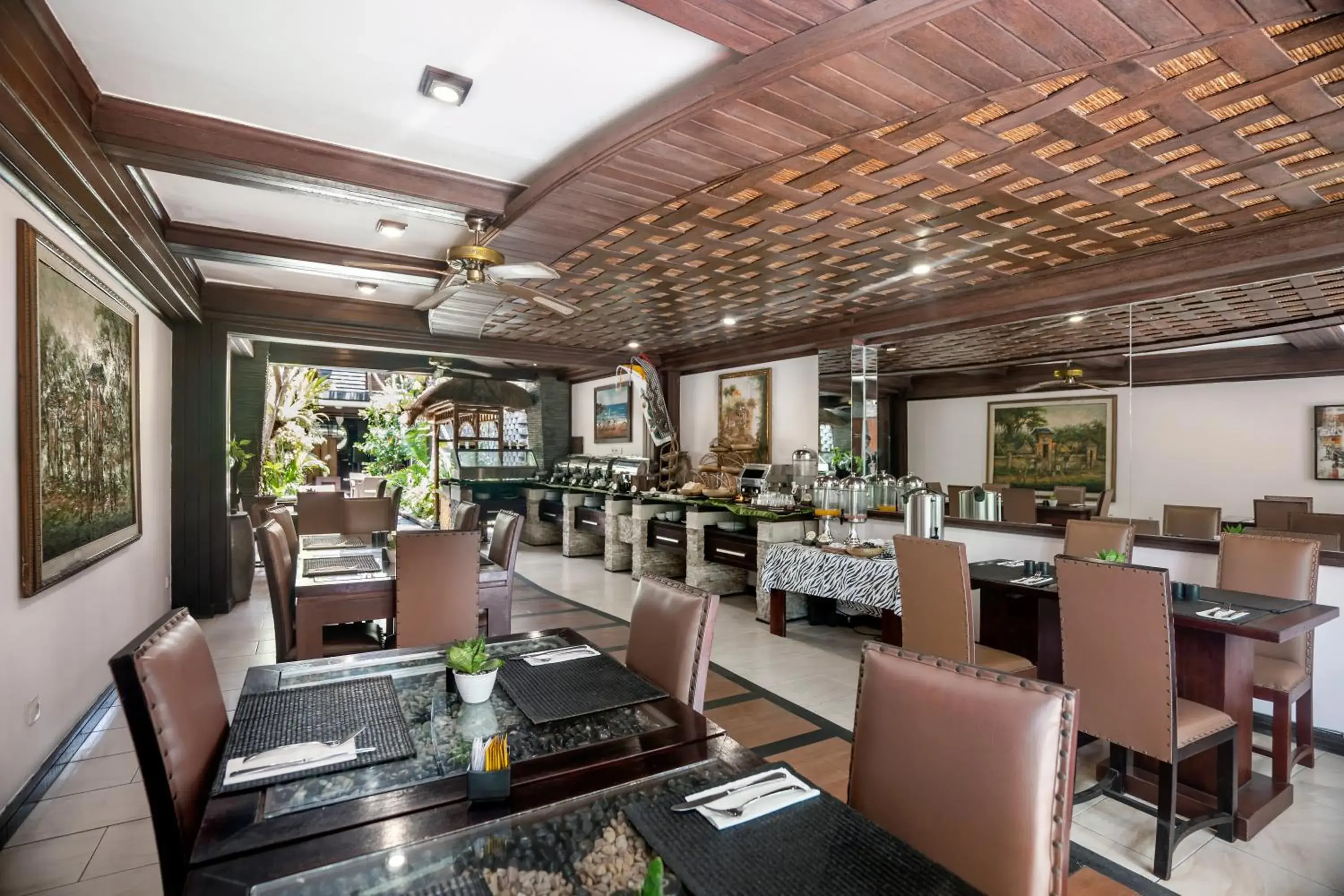 Restaurant/places to eat in The Bali Dream Villa Seminyak Restaurant/places to eat in The Bali Dream Villa Seminyak