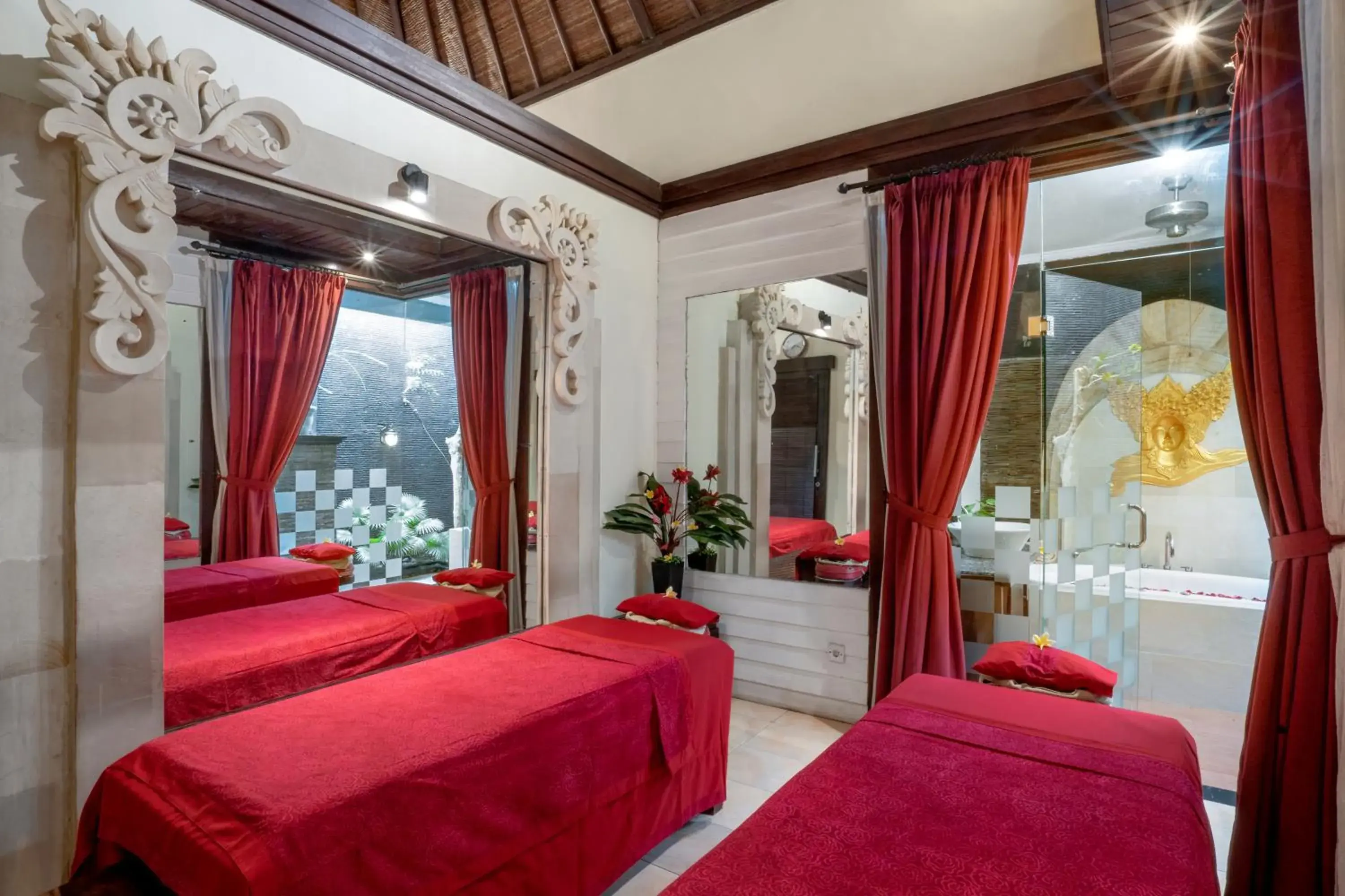 Hot Tub, Bed in The Bali Dream Villa Seminyak Hot Tub, Bed in The Bali Dream Villa Seminyak