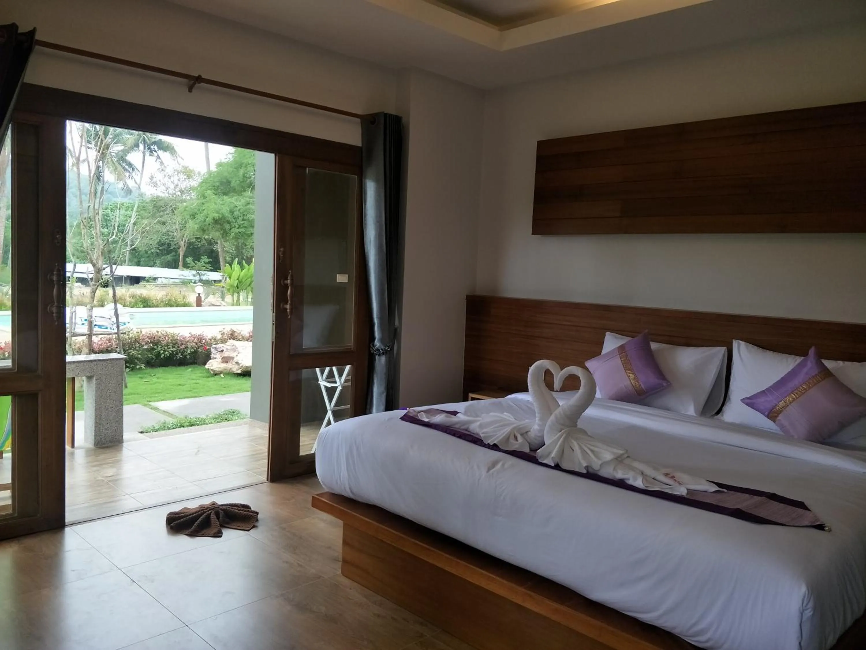 Bedroom, Bed in Lanta Infinity Resort - SHA Extra Plus