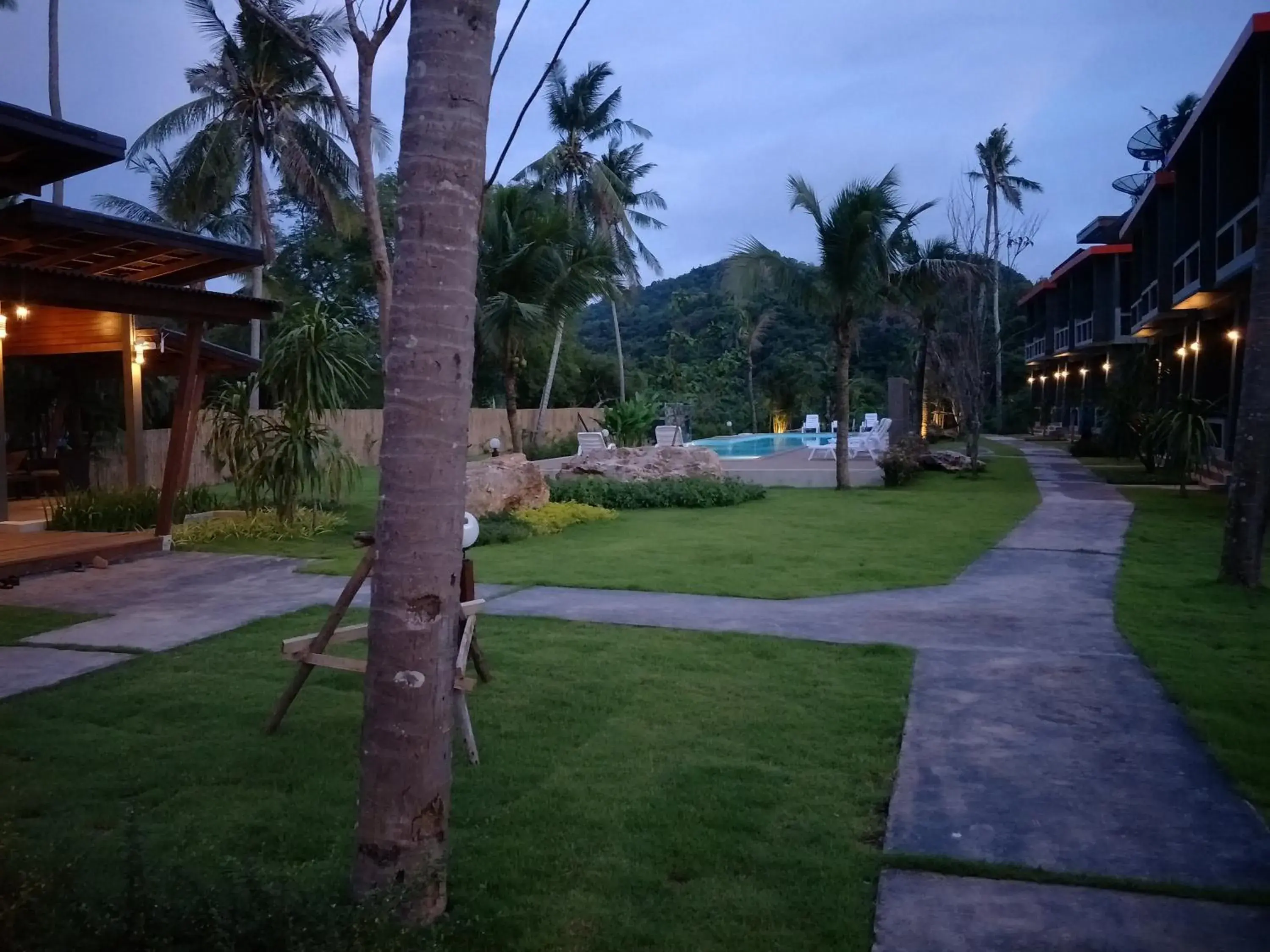 Garden view in Lanta Infinity Resort - SHA Extra Plus Garden view in Lanta Infinity Resort - SHA Extra Plus