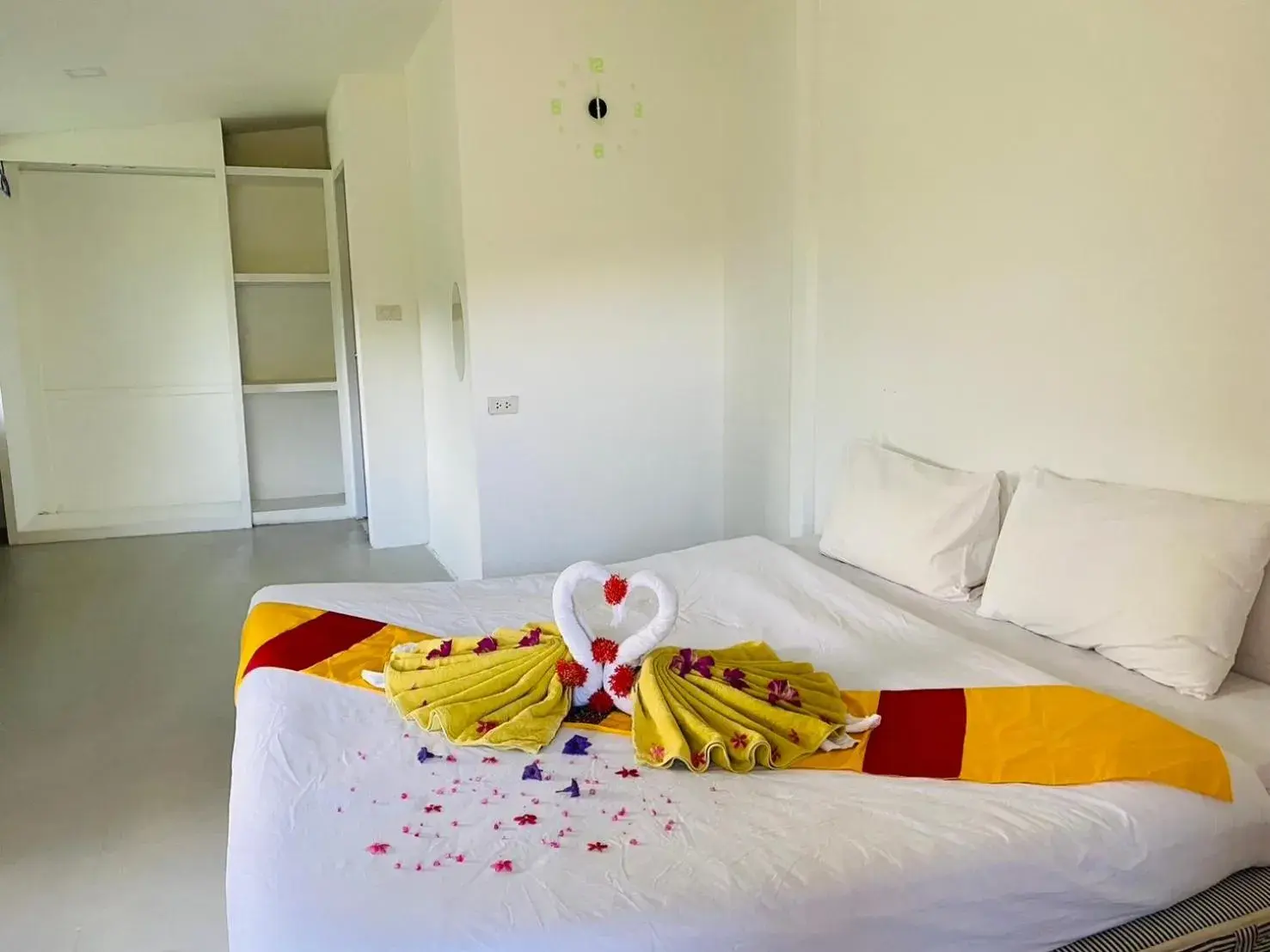 Bed in Lanta Infinity Resort - SHA Extra Plus Bed in Lanta Infinity Resort - SHA Extra Plus