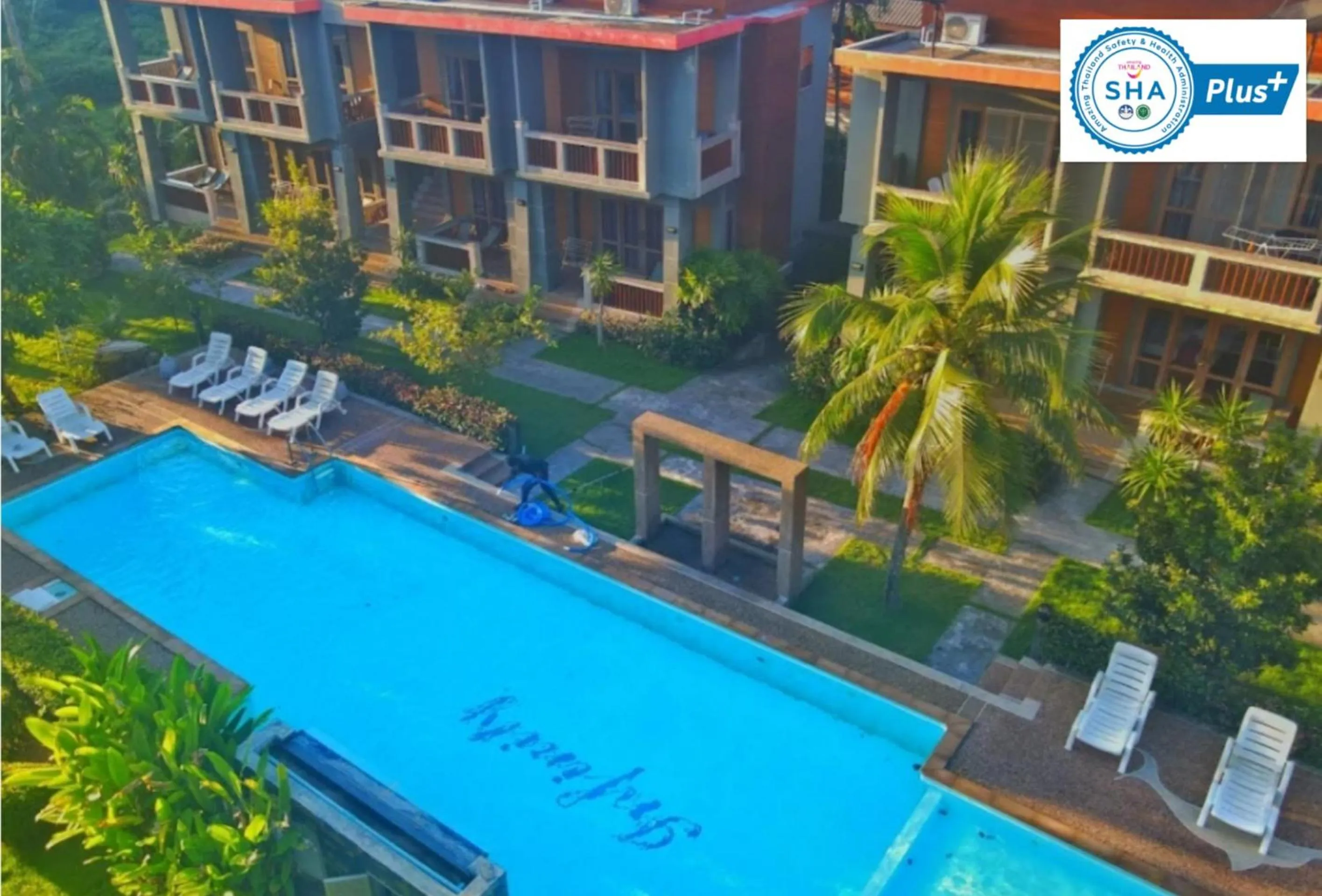 Property building in Lanta Infinity Resort - SHA Extra Plus