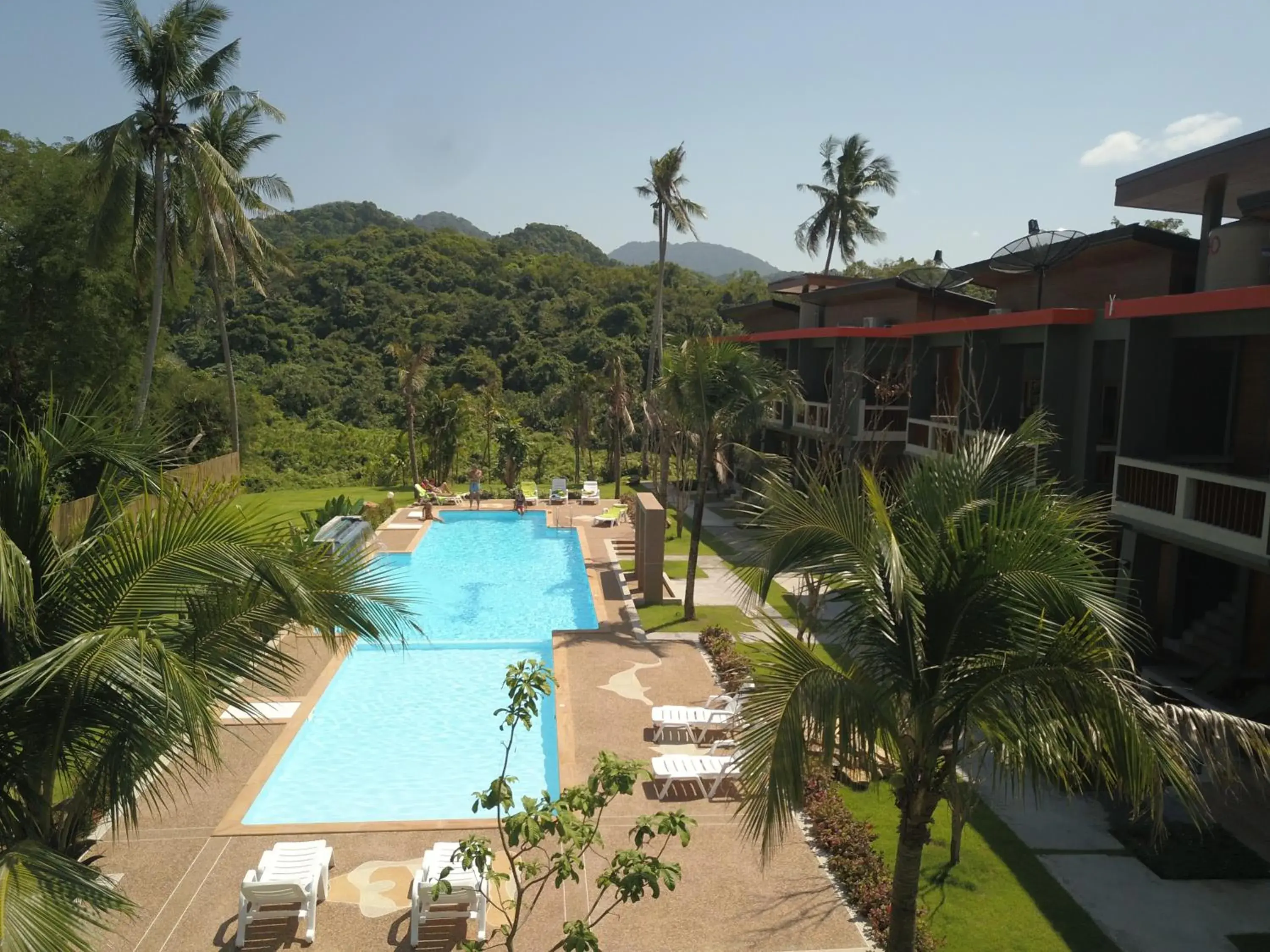Pool view in Lanta Infinity Resort - SHA Extra Plus Pool view in Lanta Infinity Resort - SHA Extra Plus