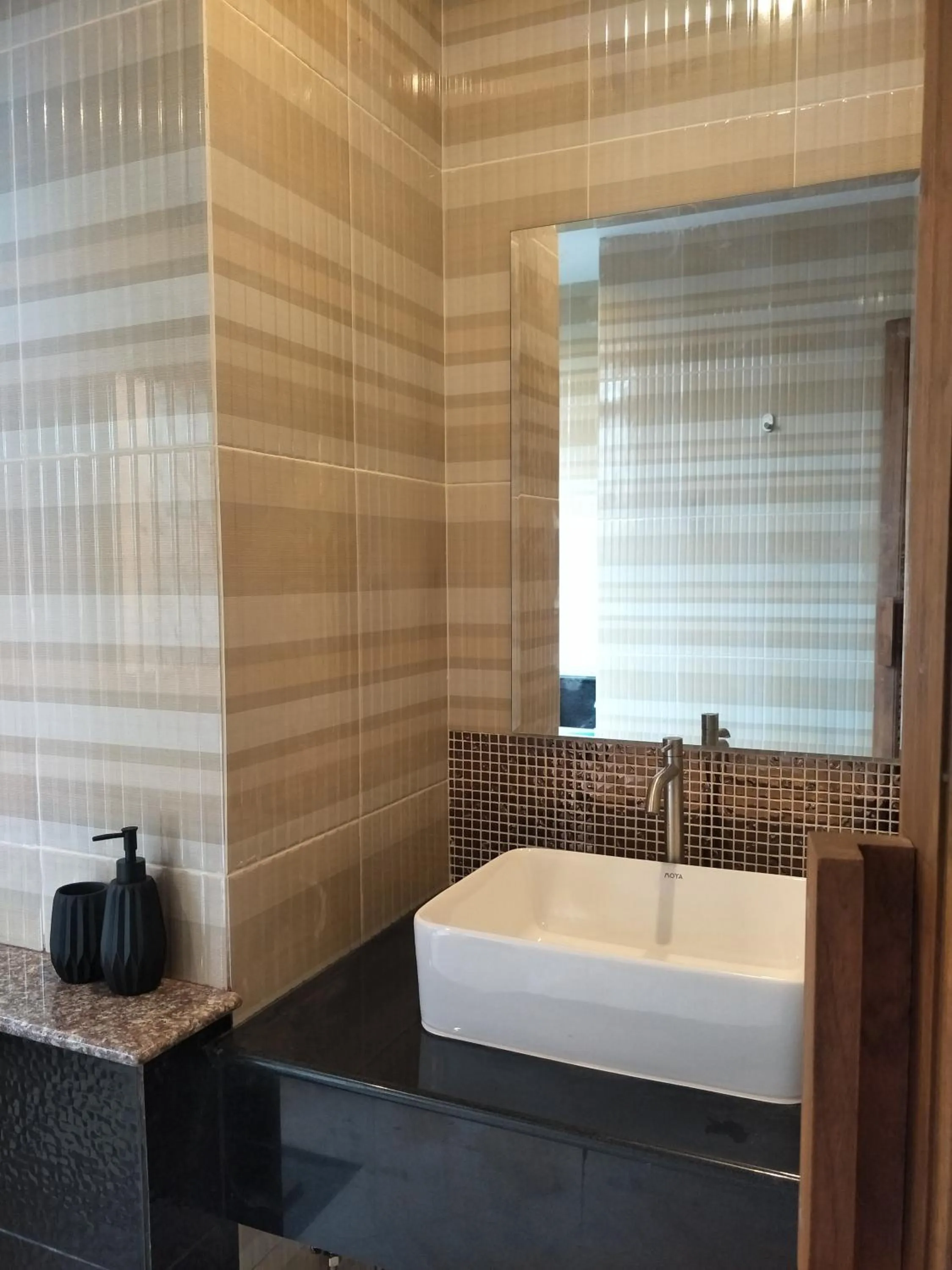 Bathroom, Bed in Lanta Infinity Resort - SHA Extra Plus