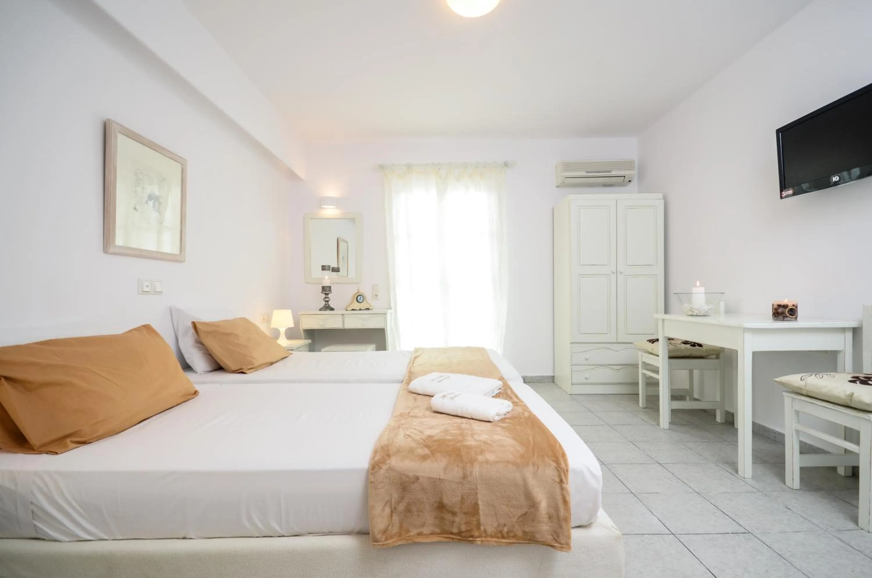 Coffee/tea facilities, Bed in Georgia Mare