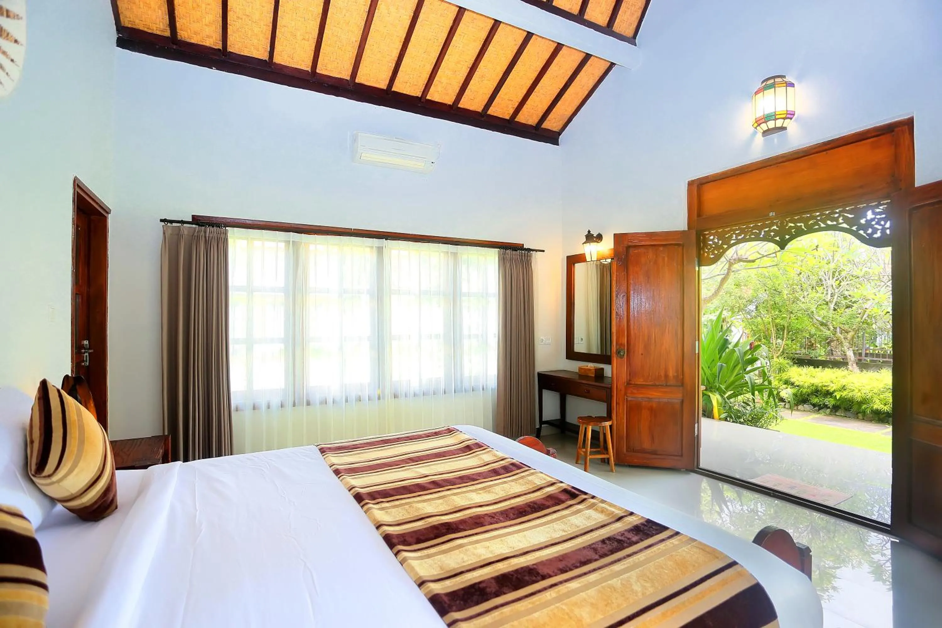 Bed in Dewantara Boutique Villa Resort Bali