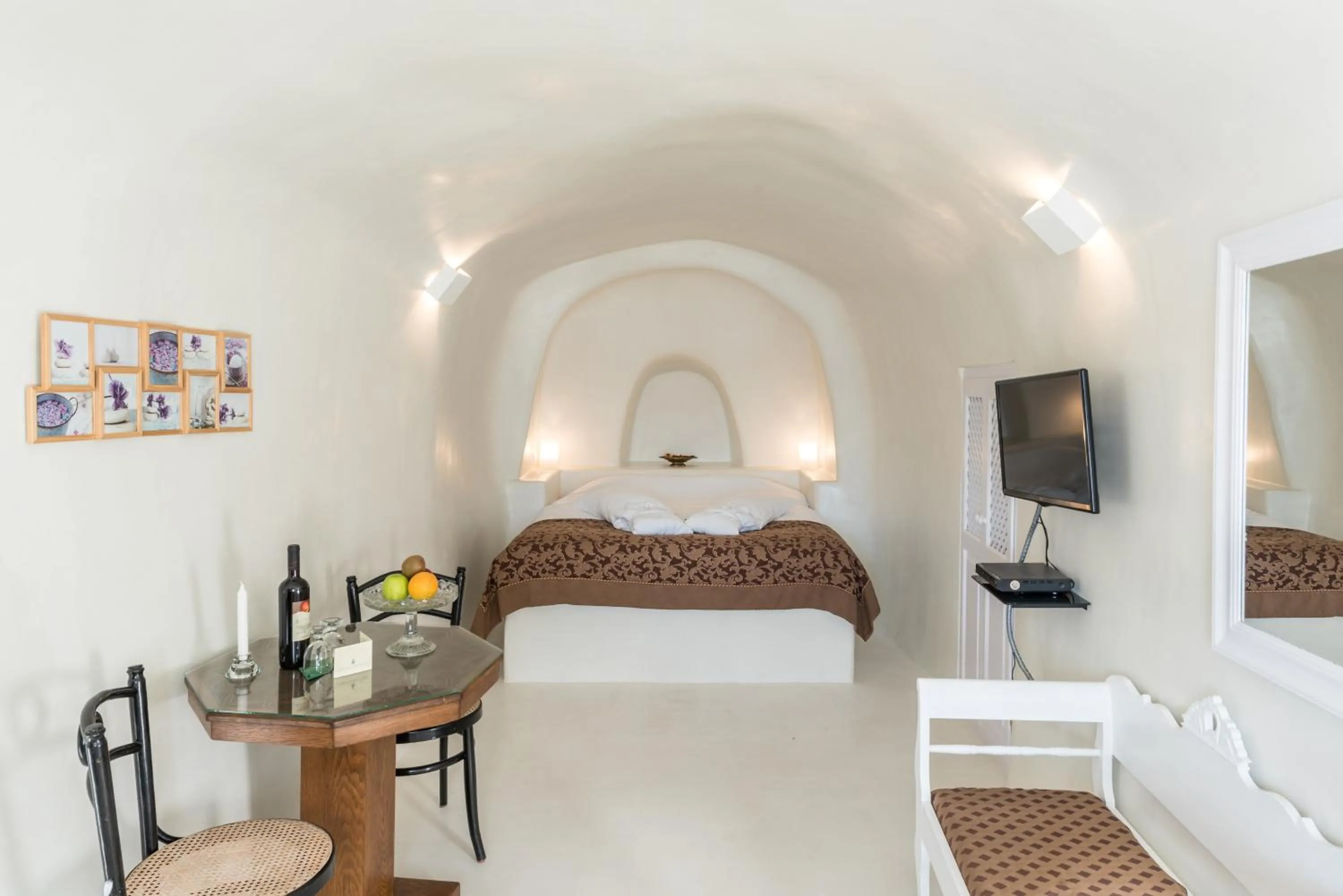 Bed in Fanari Villas