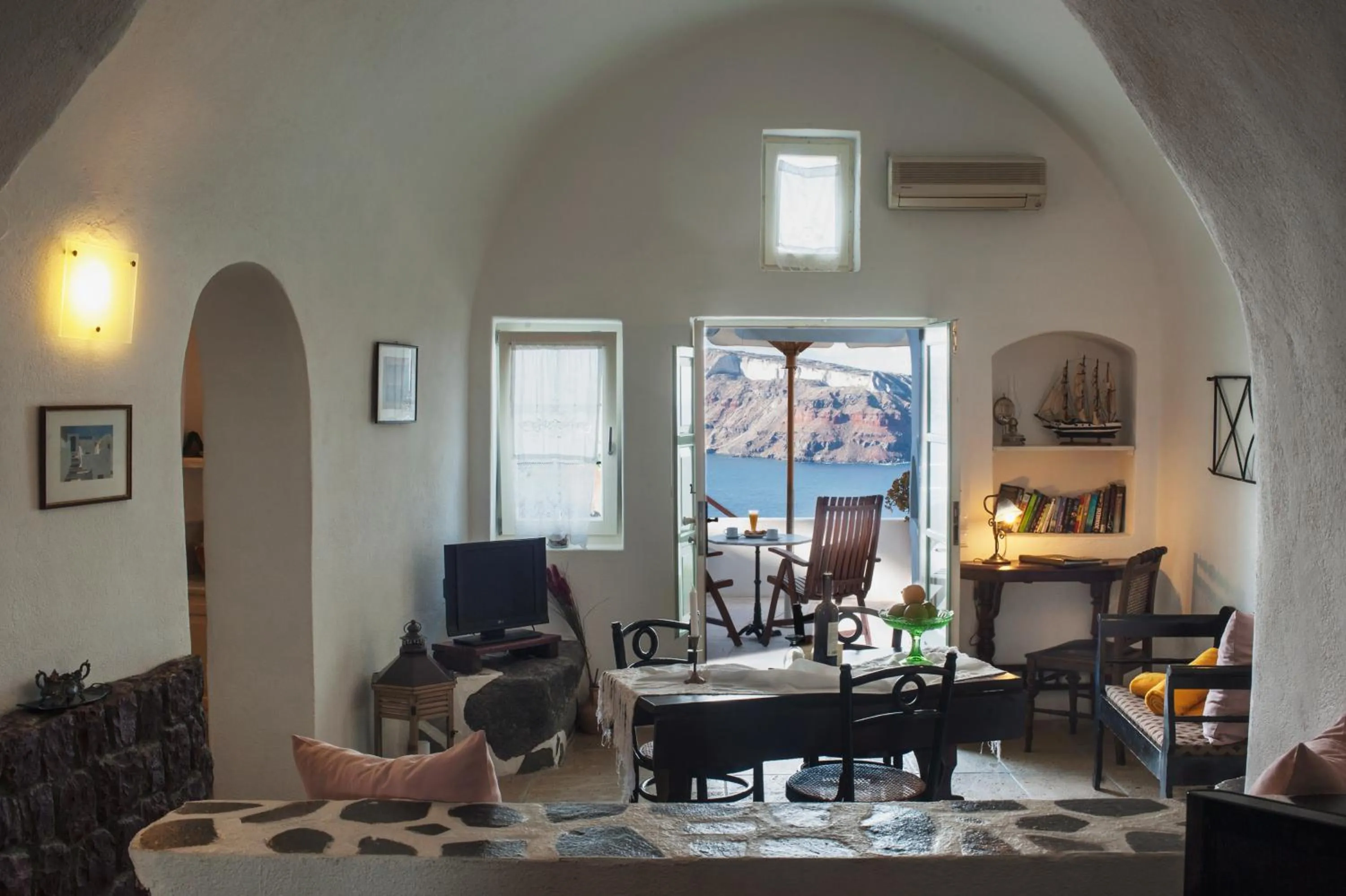 Photo of the whole room in Fanari Villas