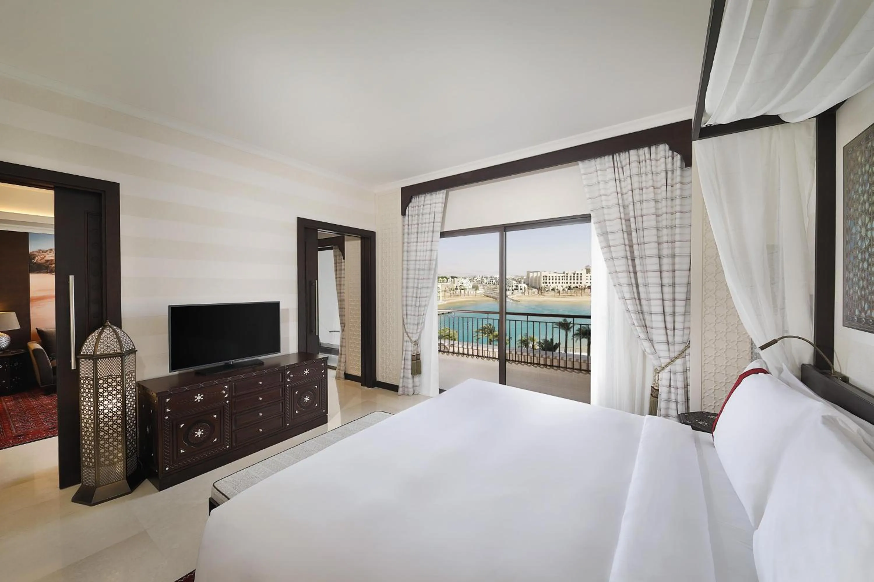 Bedroom, Bed in Al Manara, a Luxury Collection Hotel, Aqaba