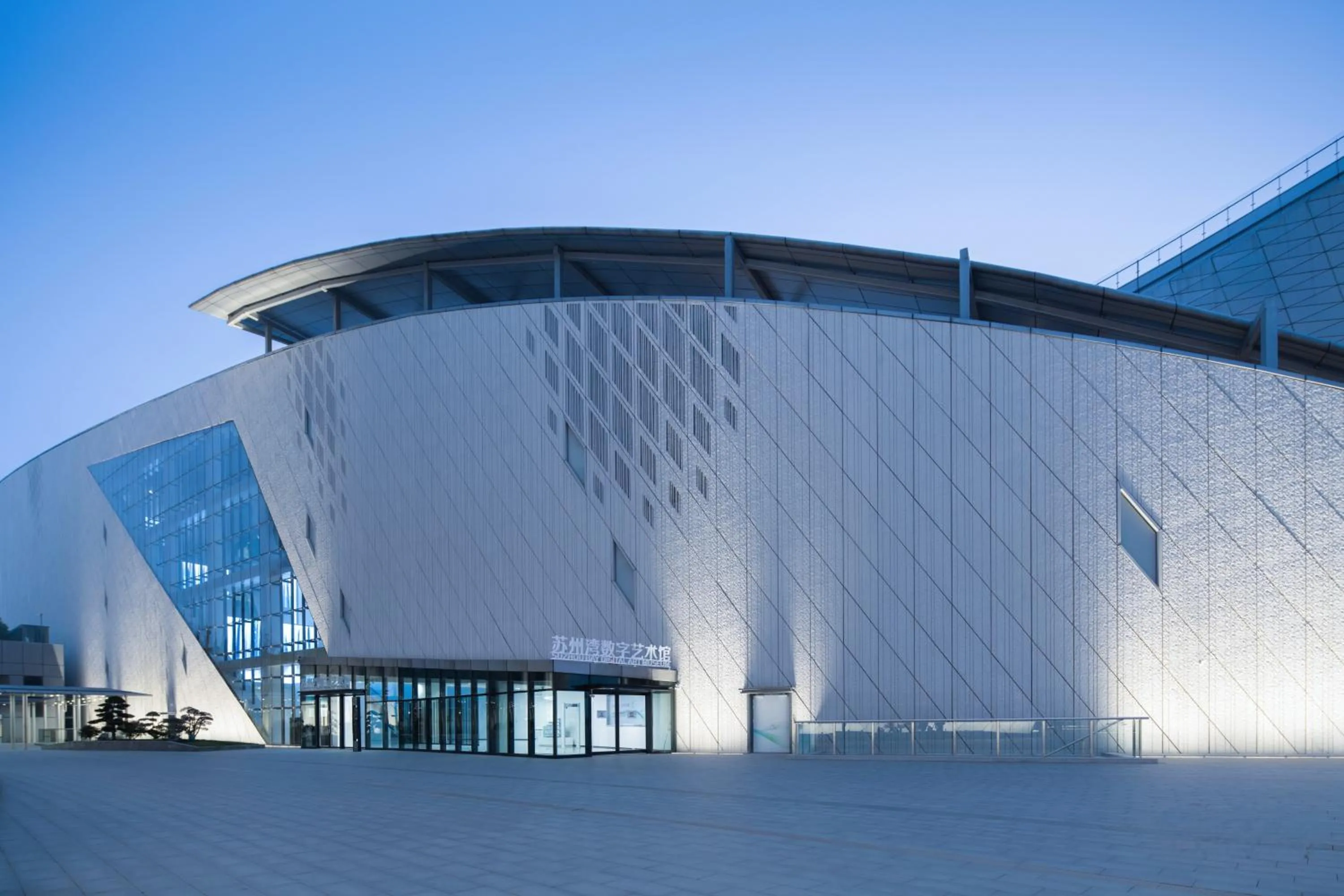 People in Le Meridien Suzhou, Suzhou Bay