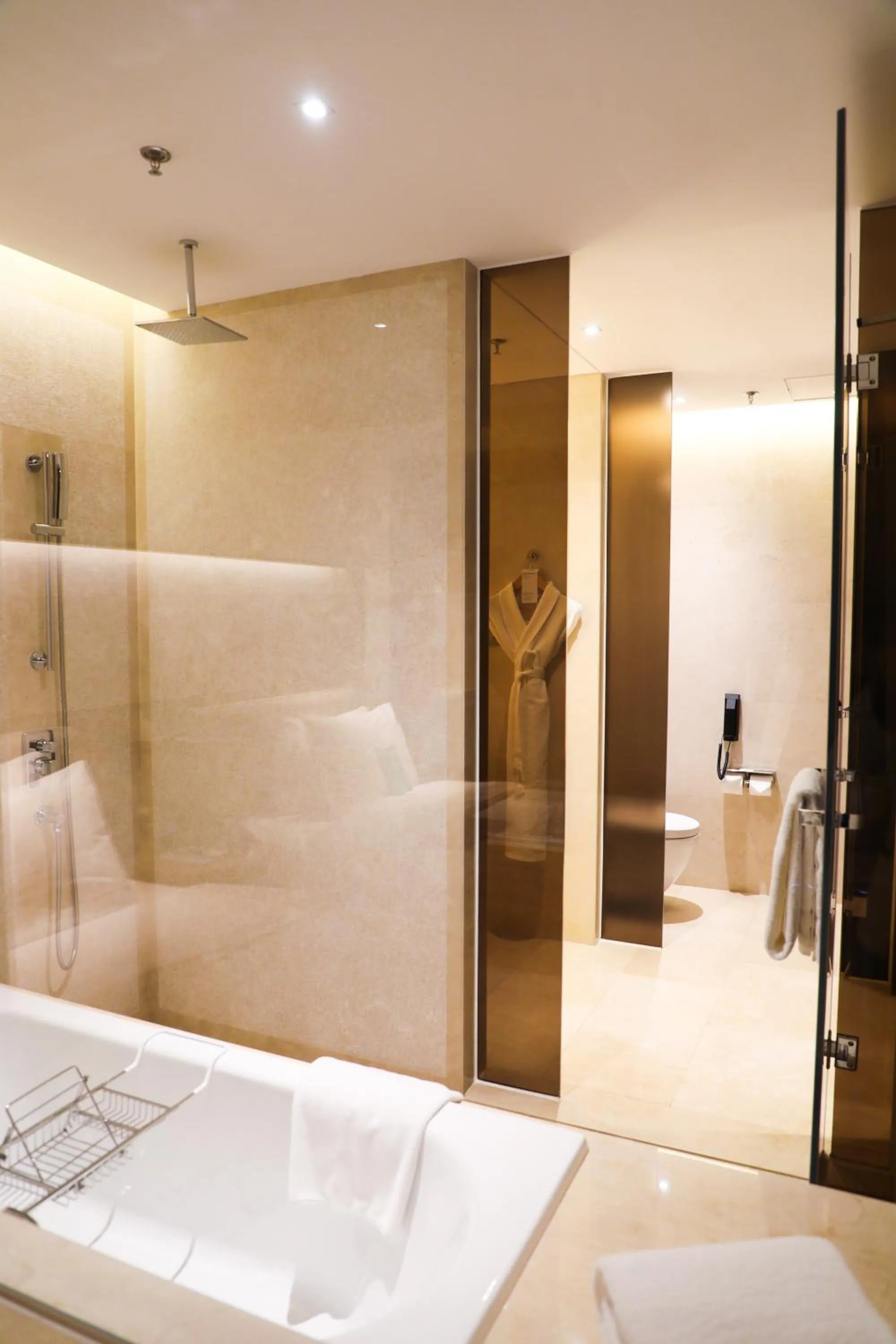 Toilet in Le Meridien Shenyang Heping