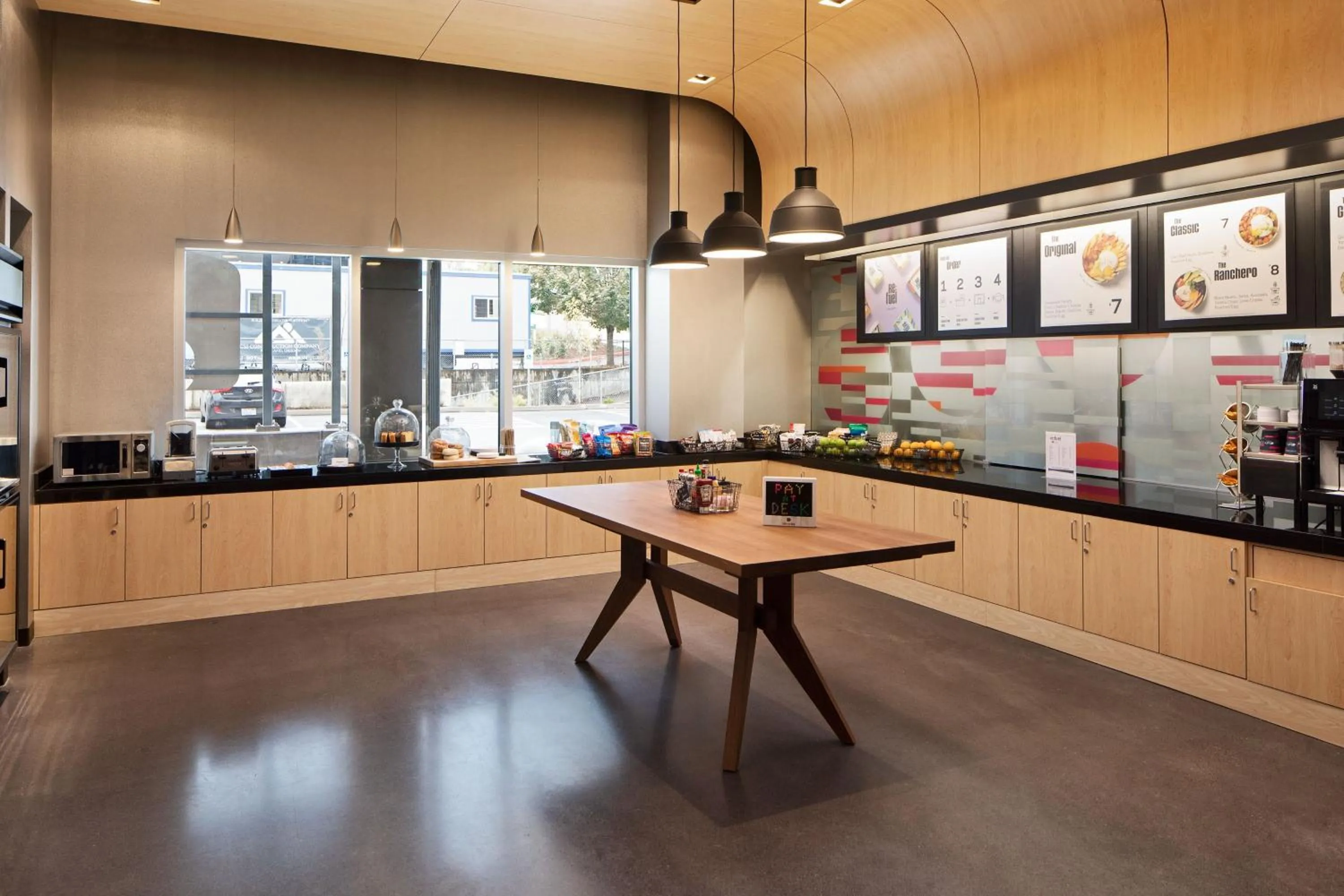 Restaurant/places to eat in Aloft Seattle Sea-Tac Airport