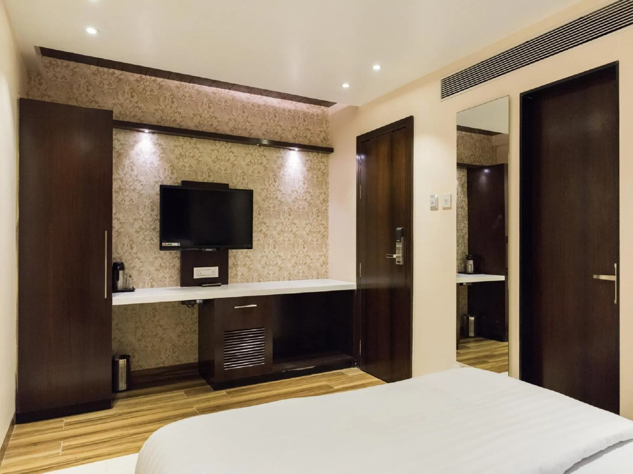 Photo of the whole room, Bed in Hotel Sangat Regency