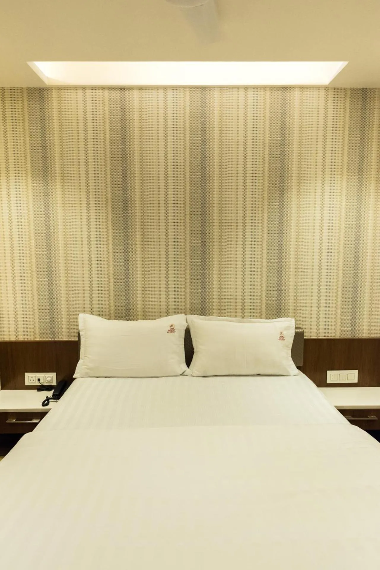 Bedroom, Bed in Hotel Sangat Regency